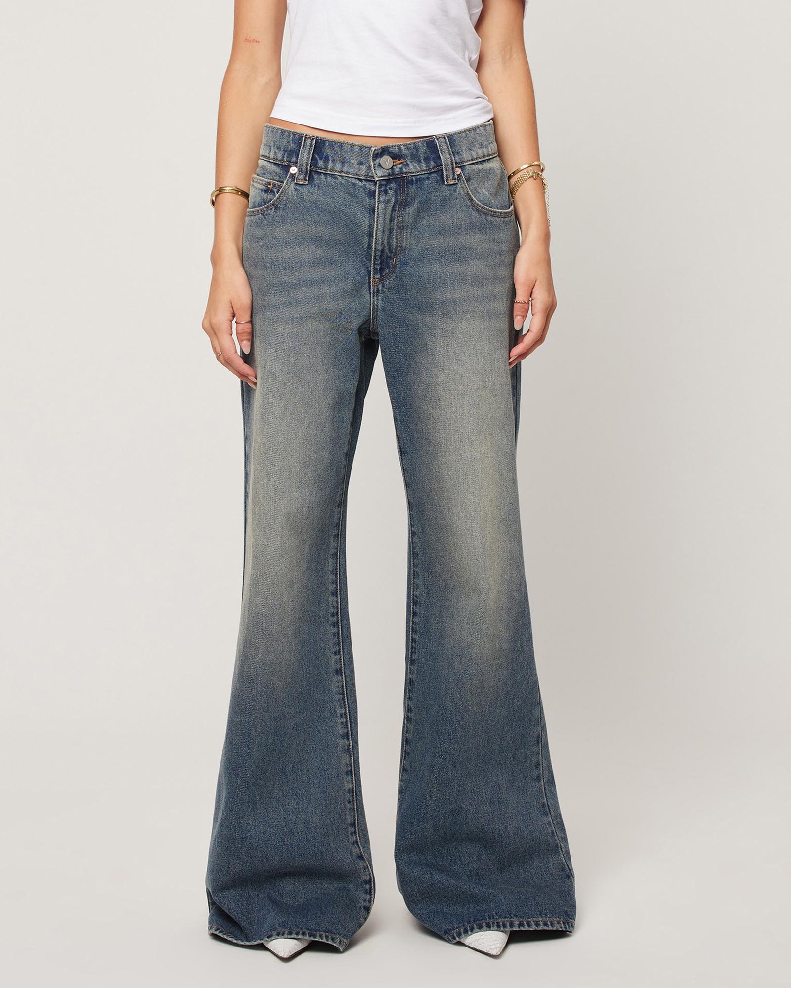 99 Baggy Flare Jeans