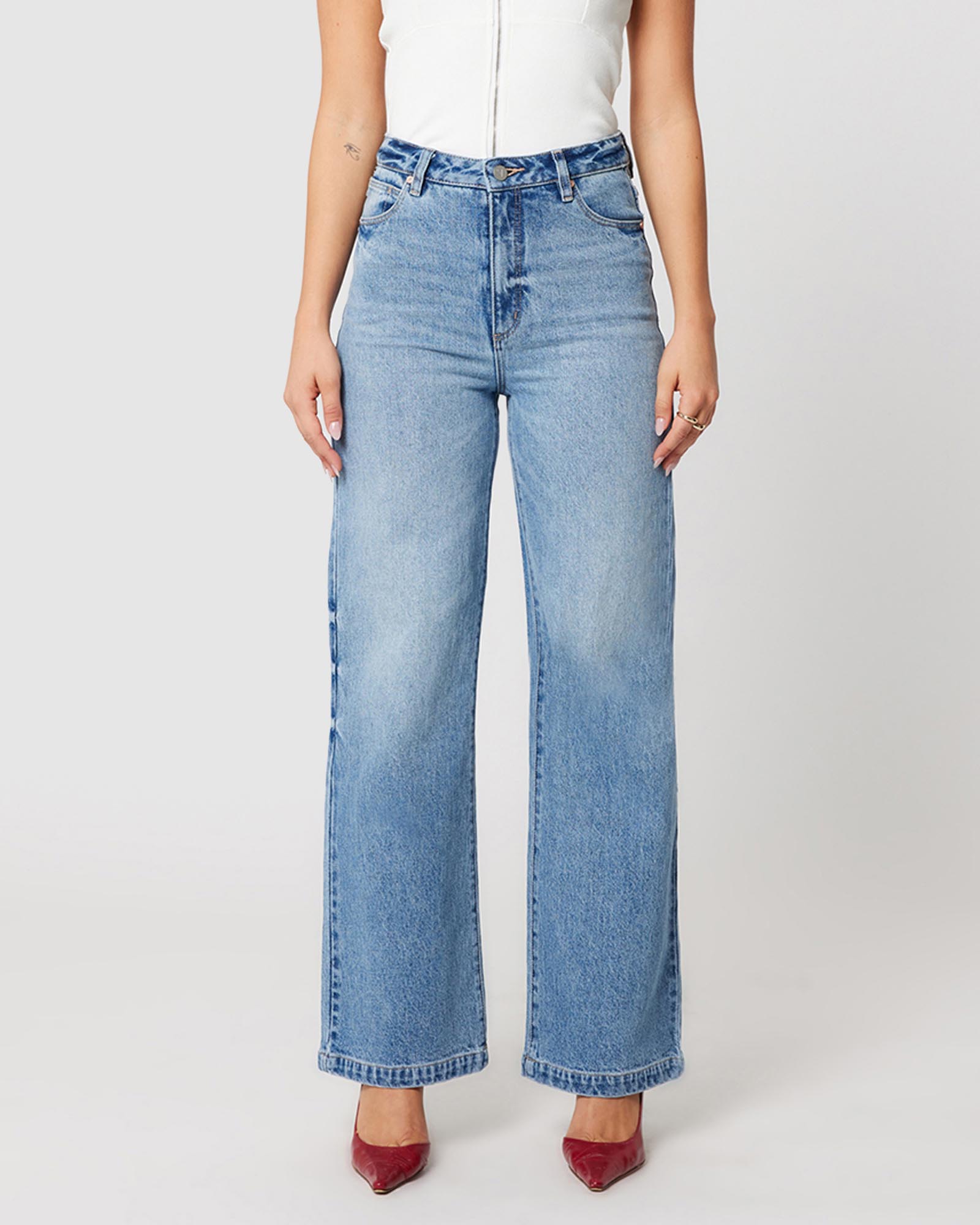 94 High & Wide Jeans