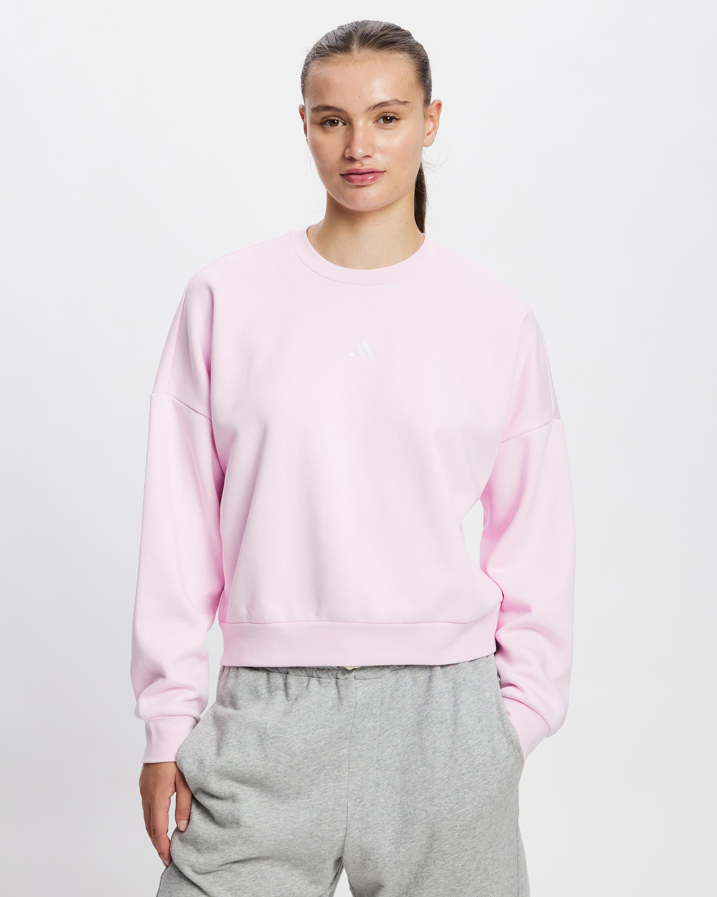 Essentials Small Logo Feelcozy Sweatshirt