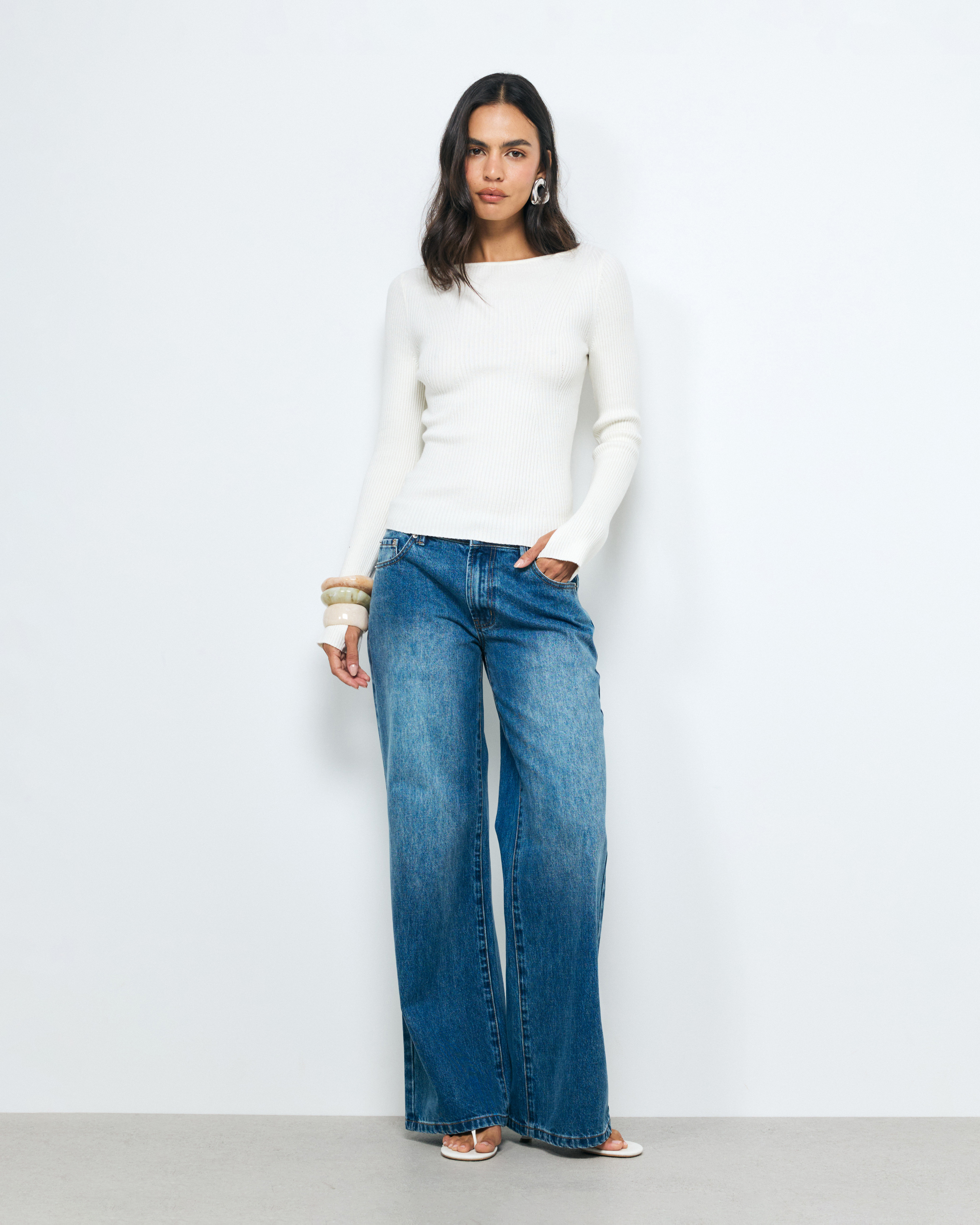 Low Rise Relaxed Jeans