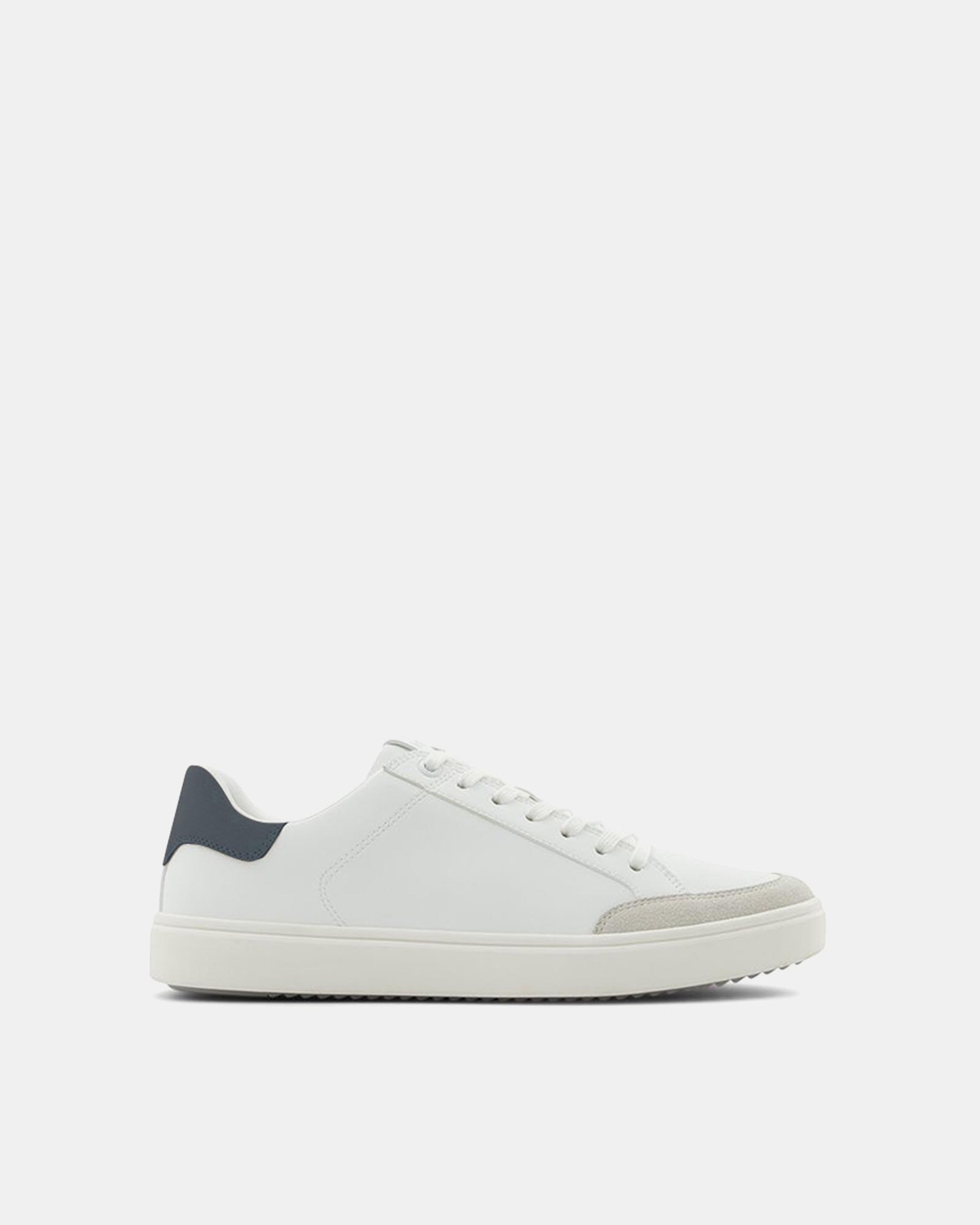 Courtspec Sneakers