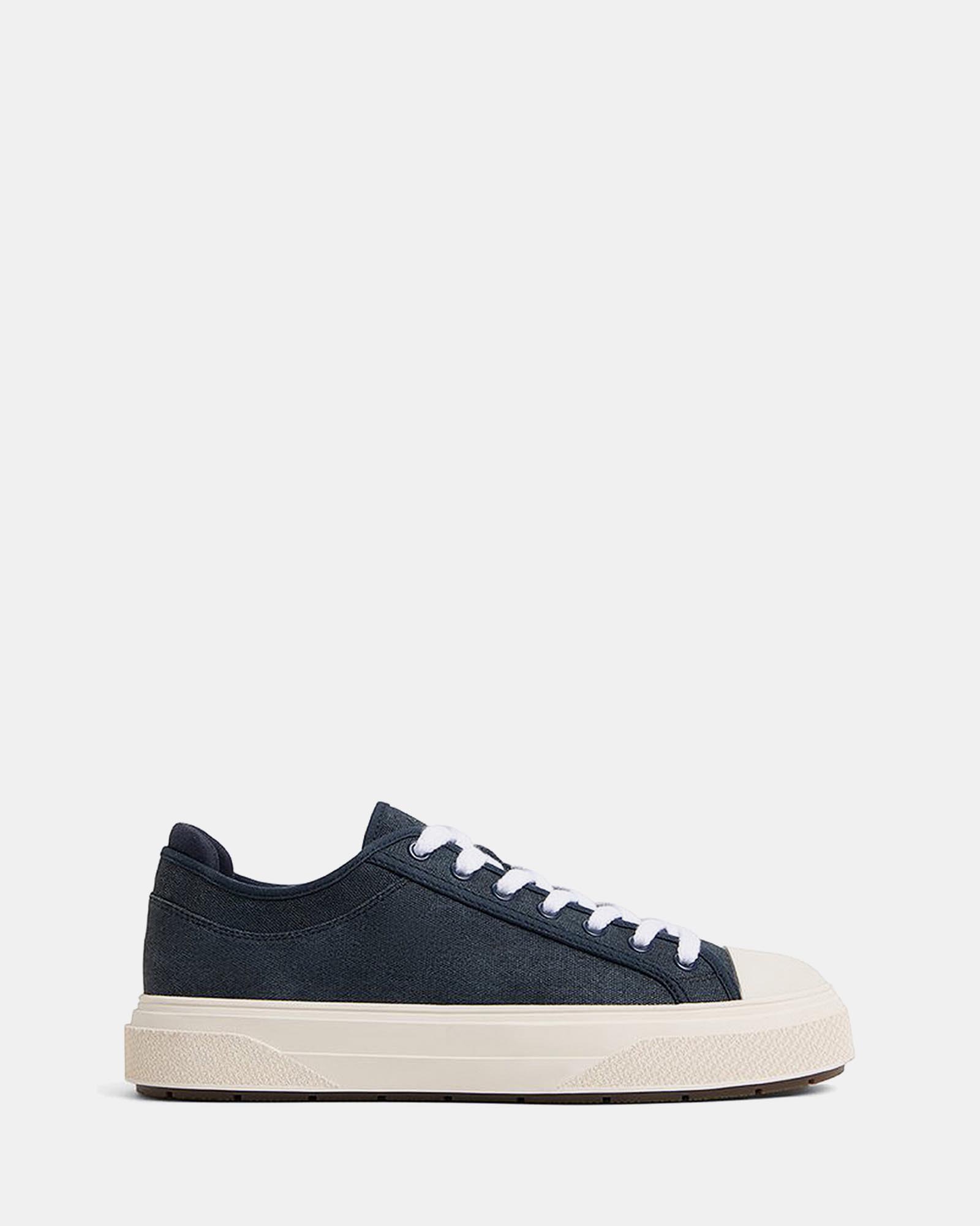 Colin Sneakers