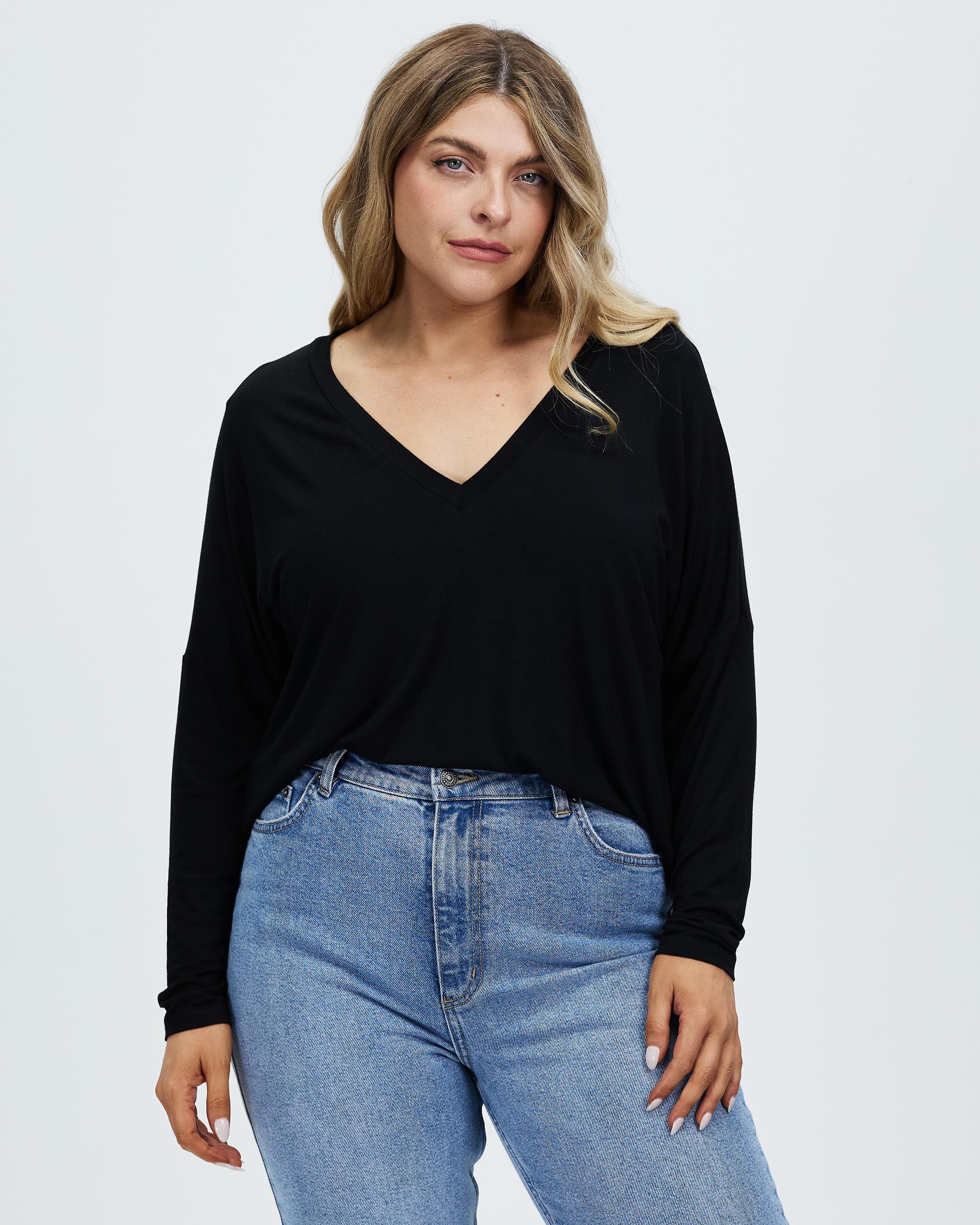 Essential Long Sleeve V-Neck T-Shirt