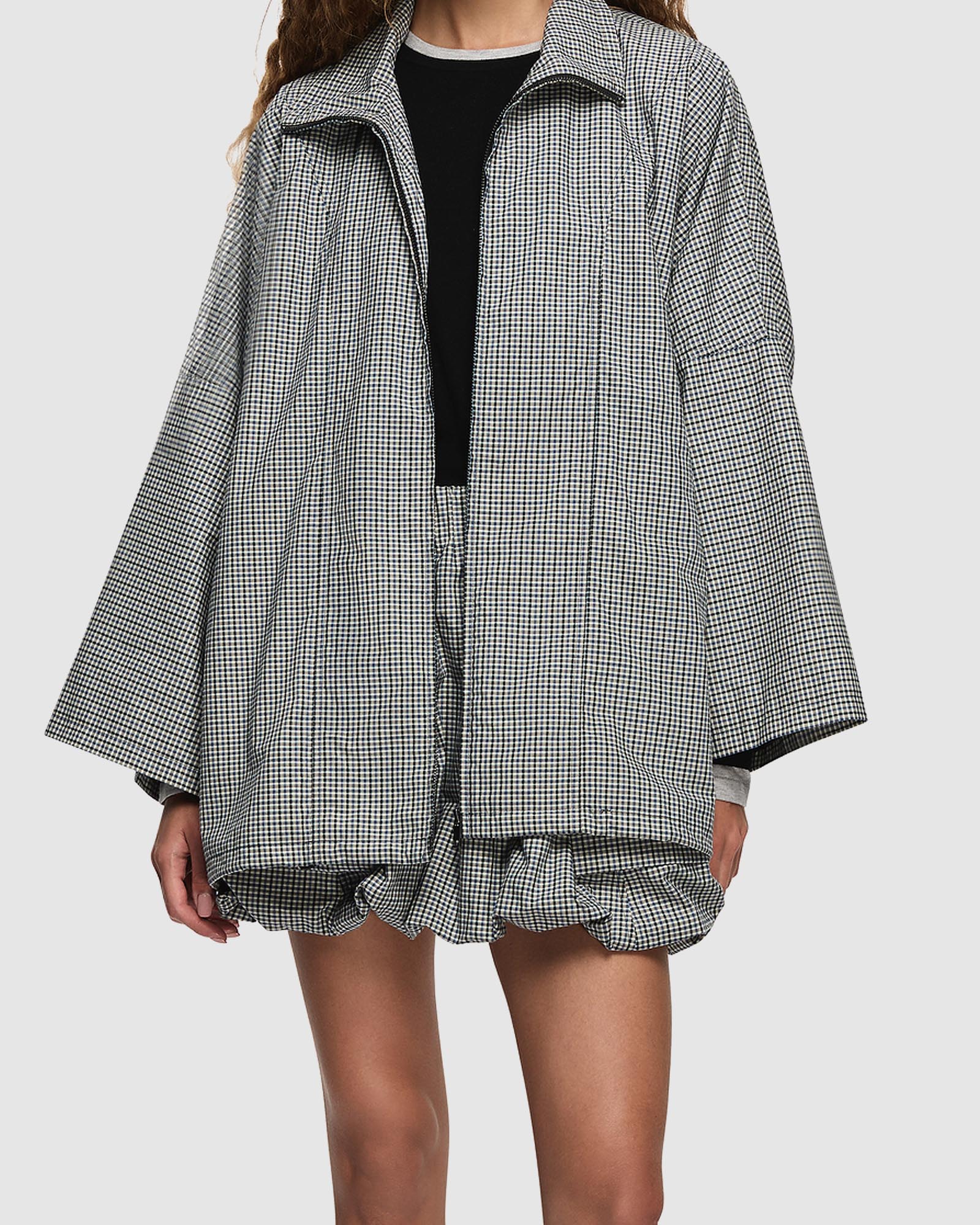 Pia Windbreaker