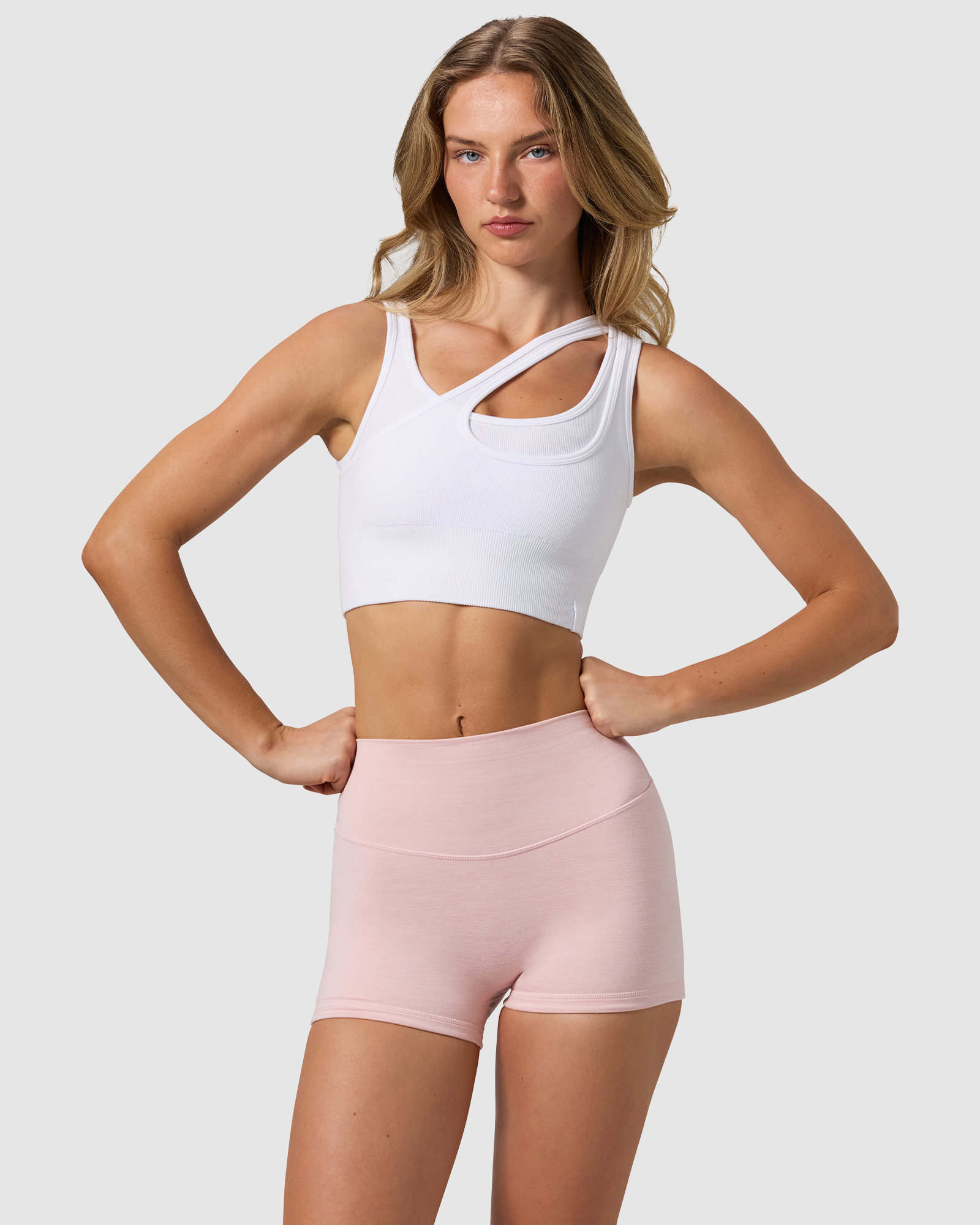 Alumna Bra