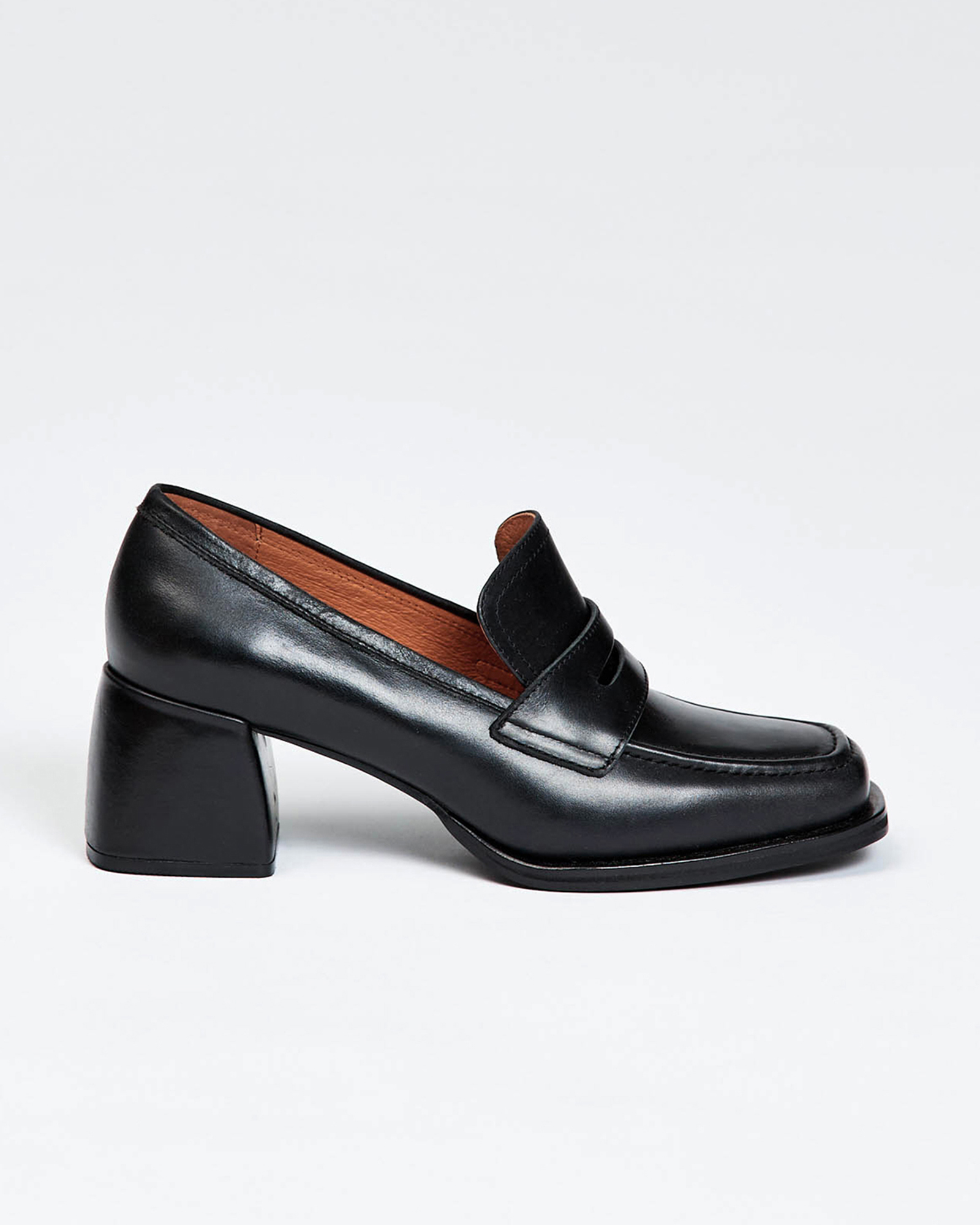 Helmi Loafer Heel Black