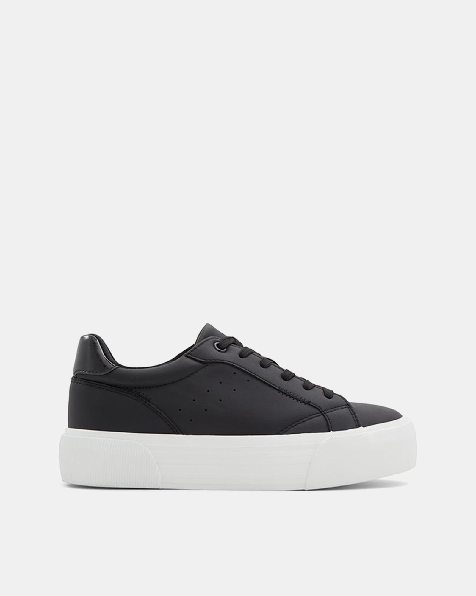 Feeona Sneakers