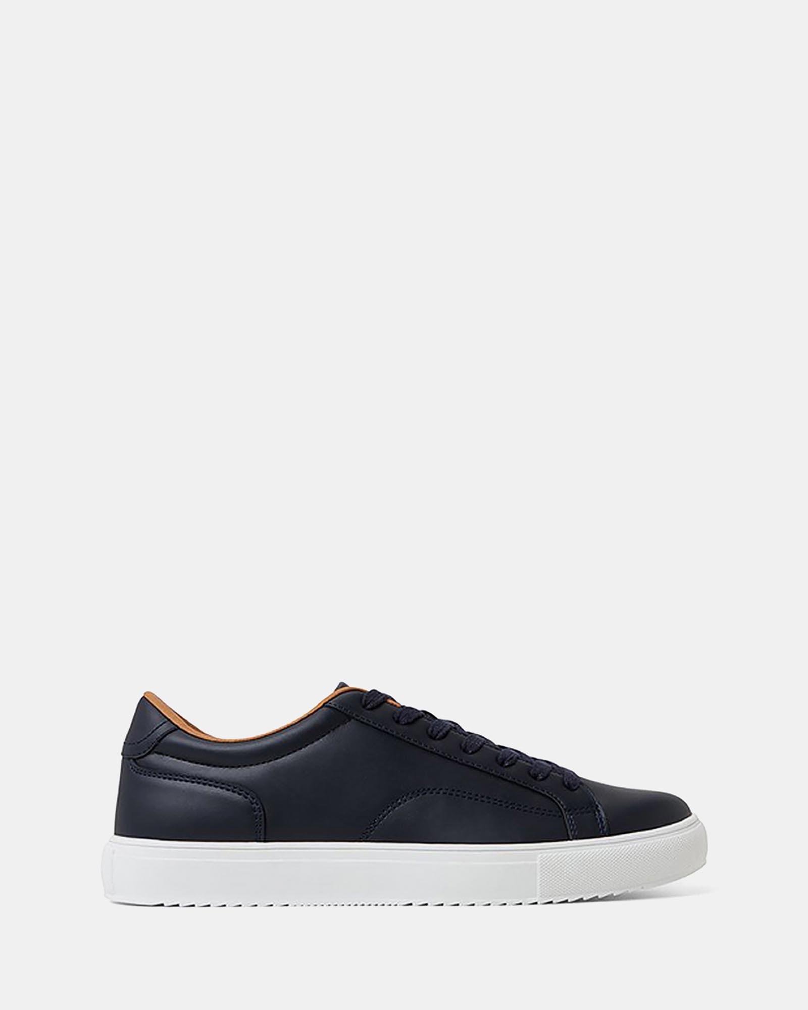 Kelloway Sneakers