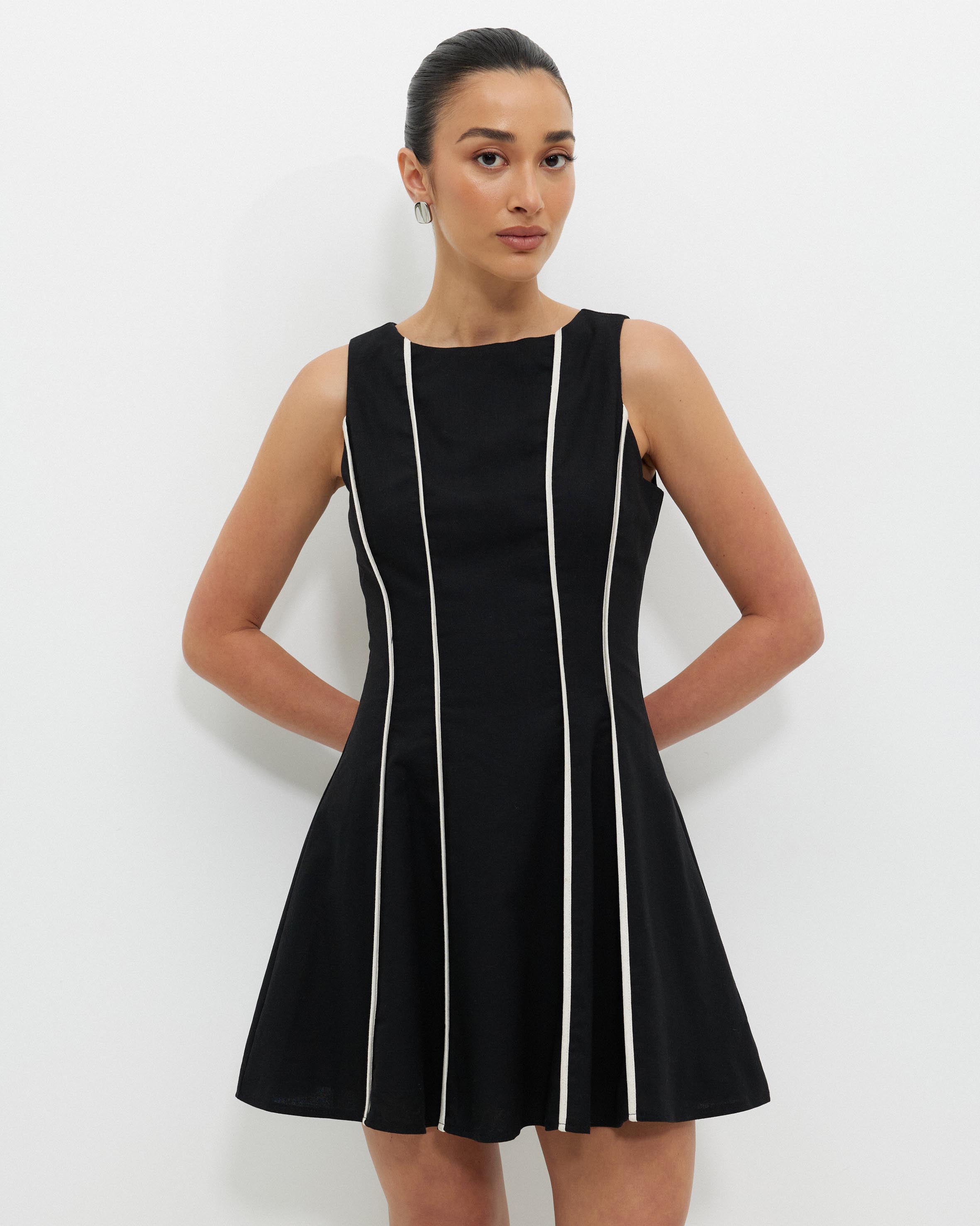 Oliviah Sleeveless Mini Dress