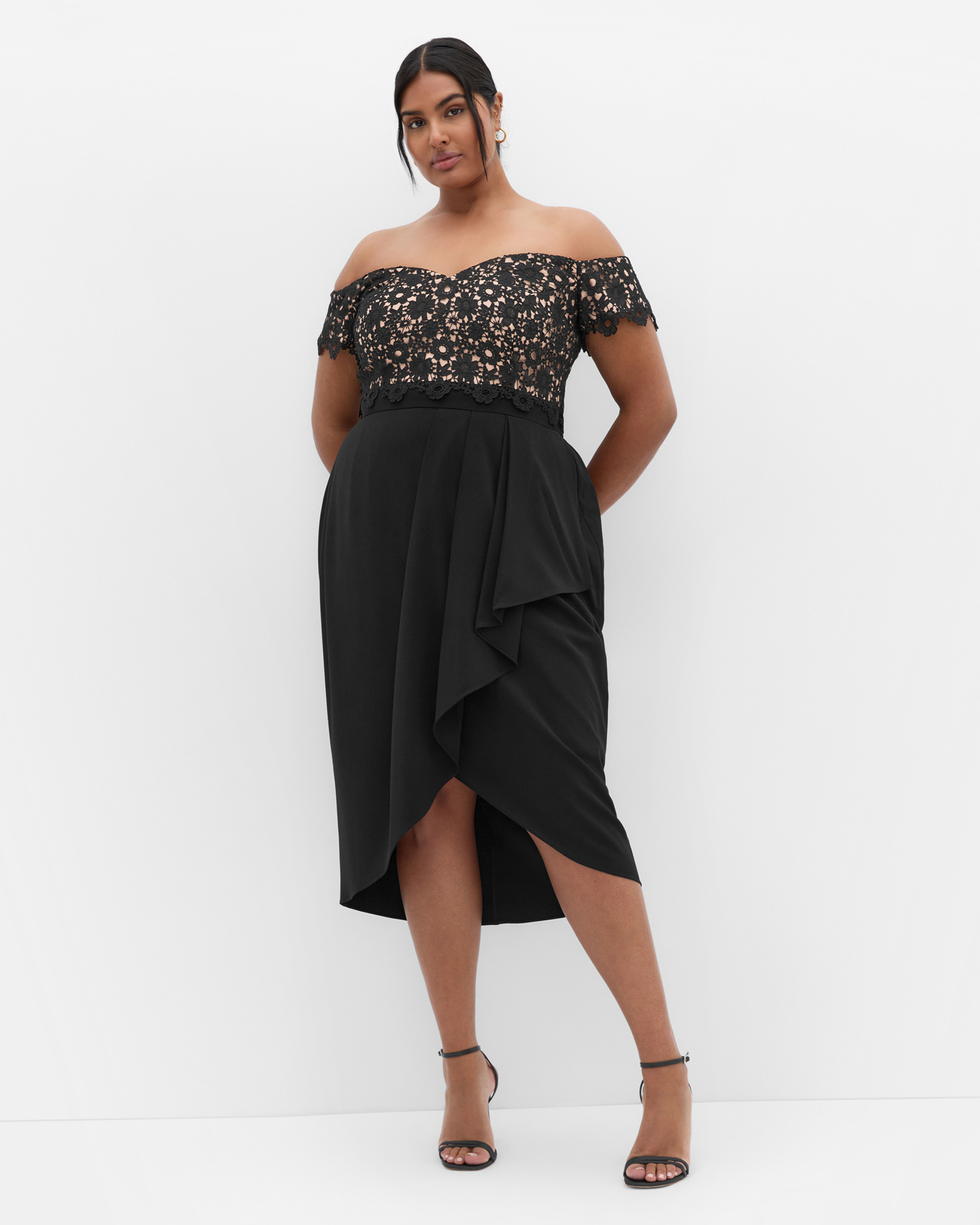 Plus sizeLace Glamour Midi Dress - black