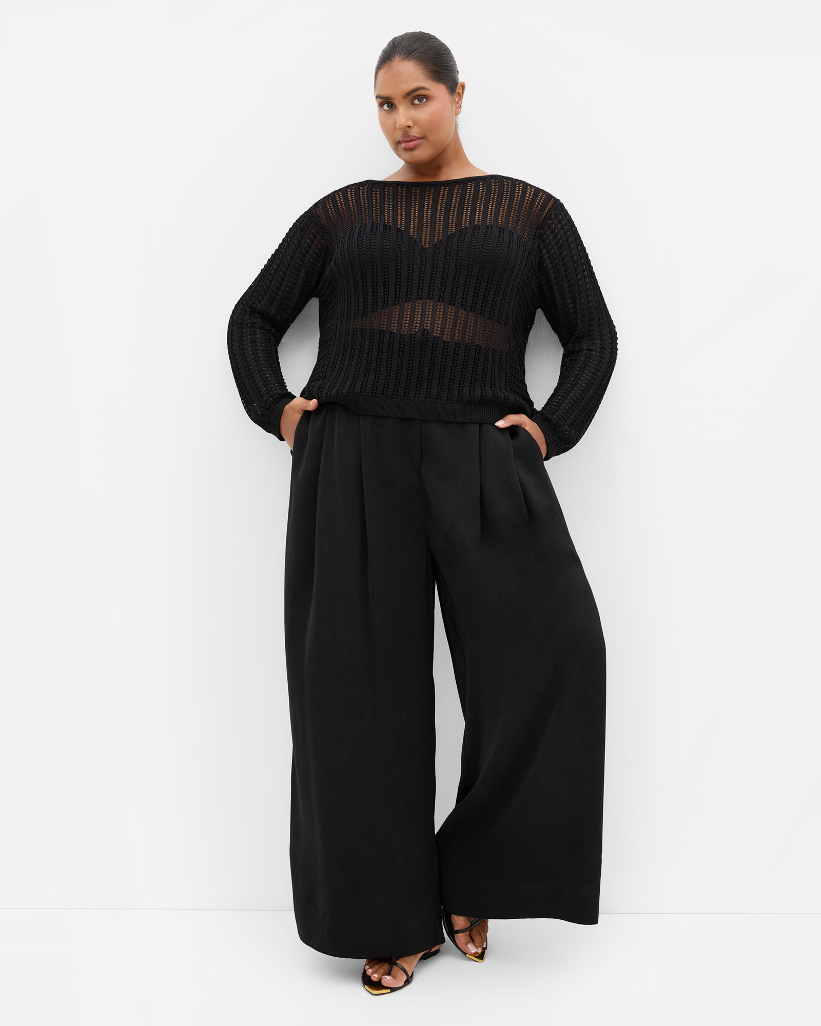 Plus size Crochet Slouch Top - black