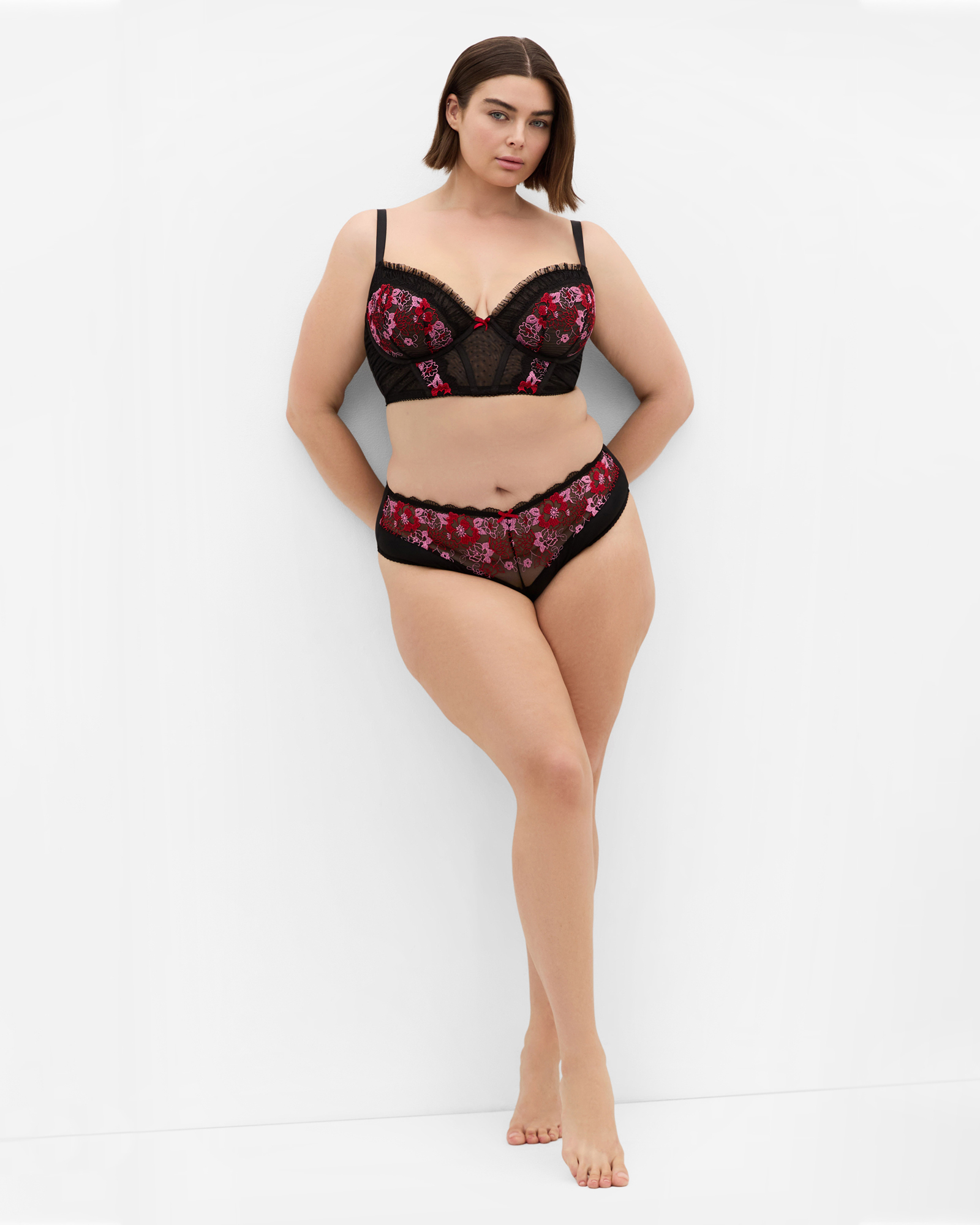 Amelie Underwire Longline Bra - Black
