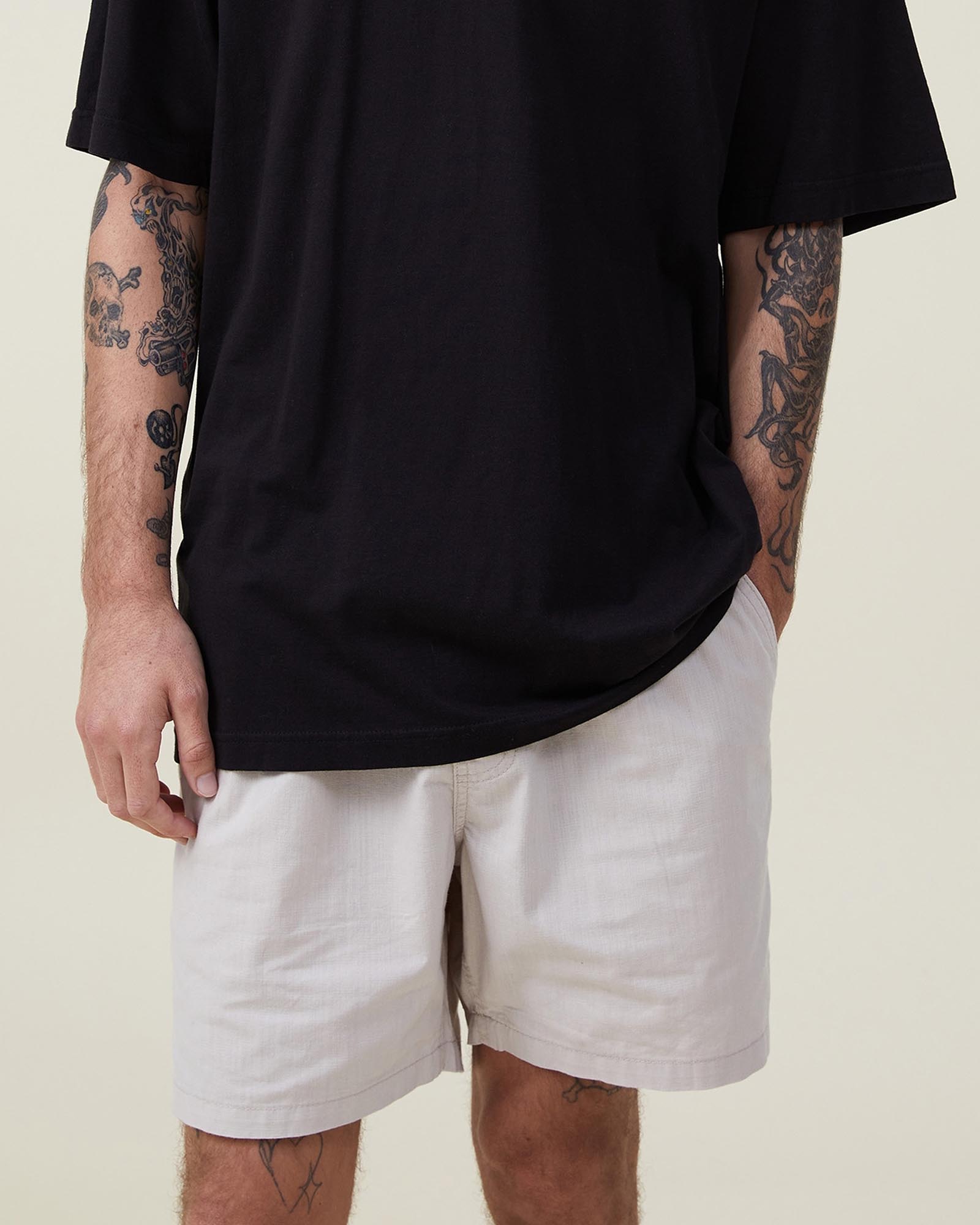 Easy Shorts - ICONIC EXCLUSIVE