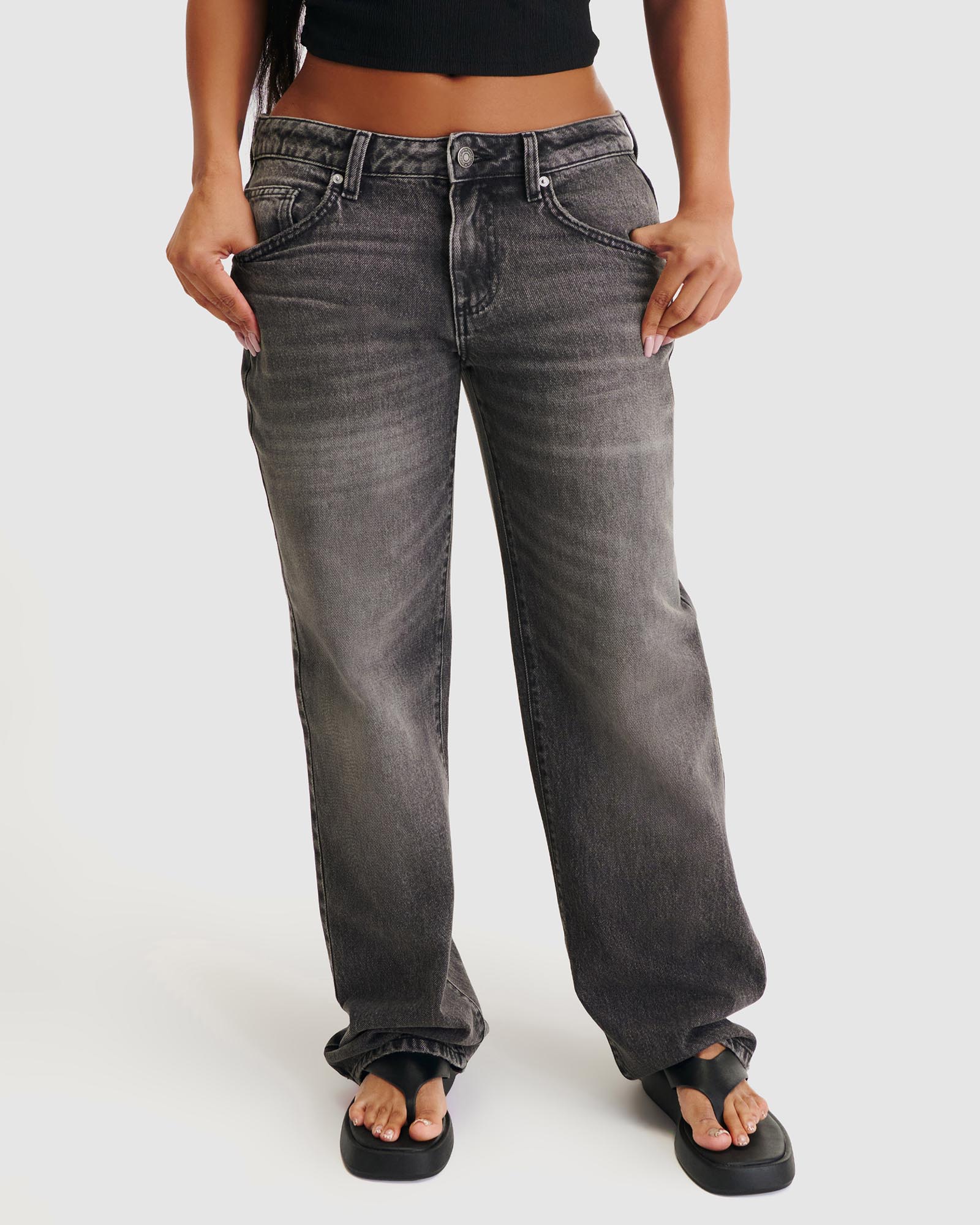 Curvy Low Rise Straight Jeans