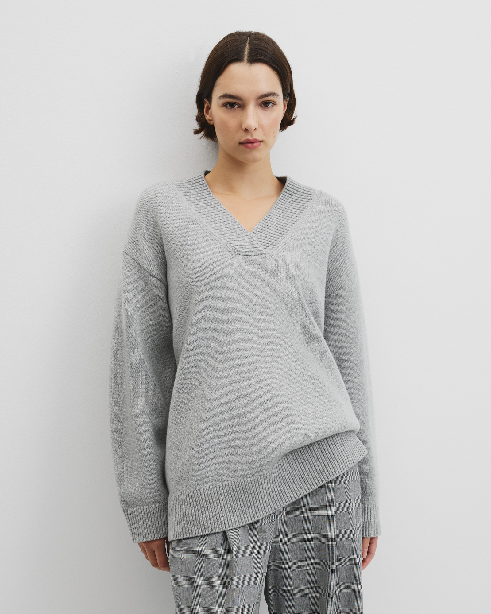 Extrafine Merino Longline V-neck Neck Knit