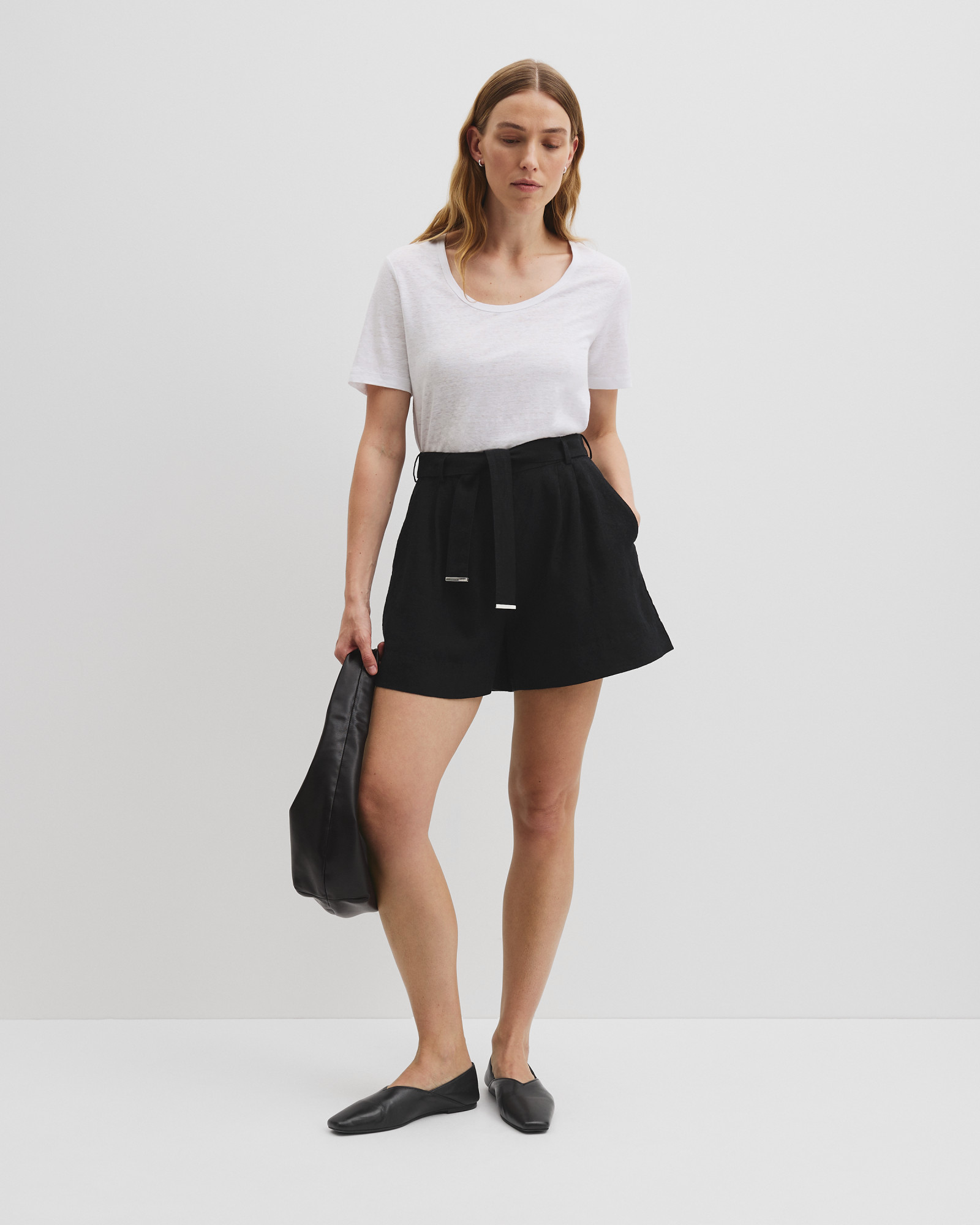 Organically Grown Linen Tuck Front Short