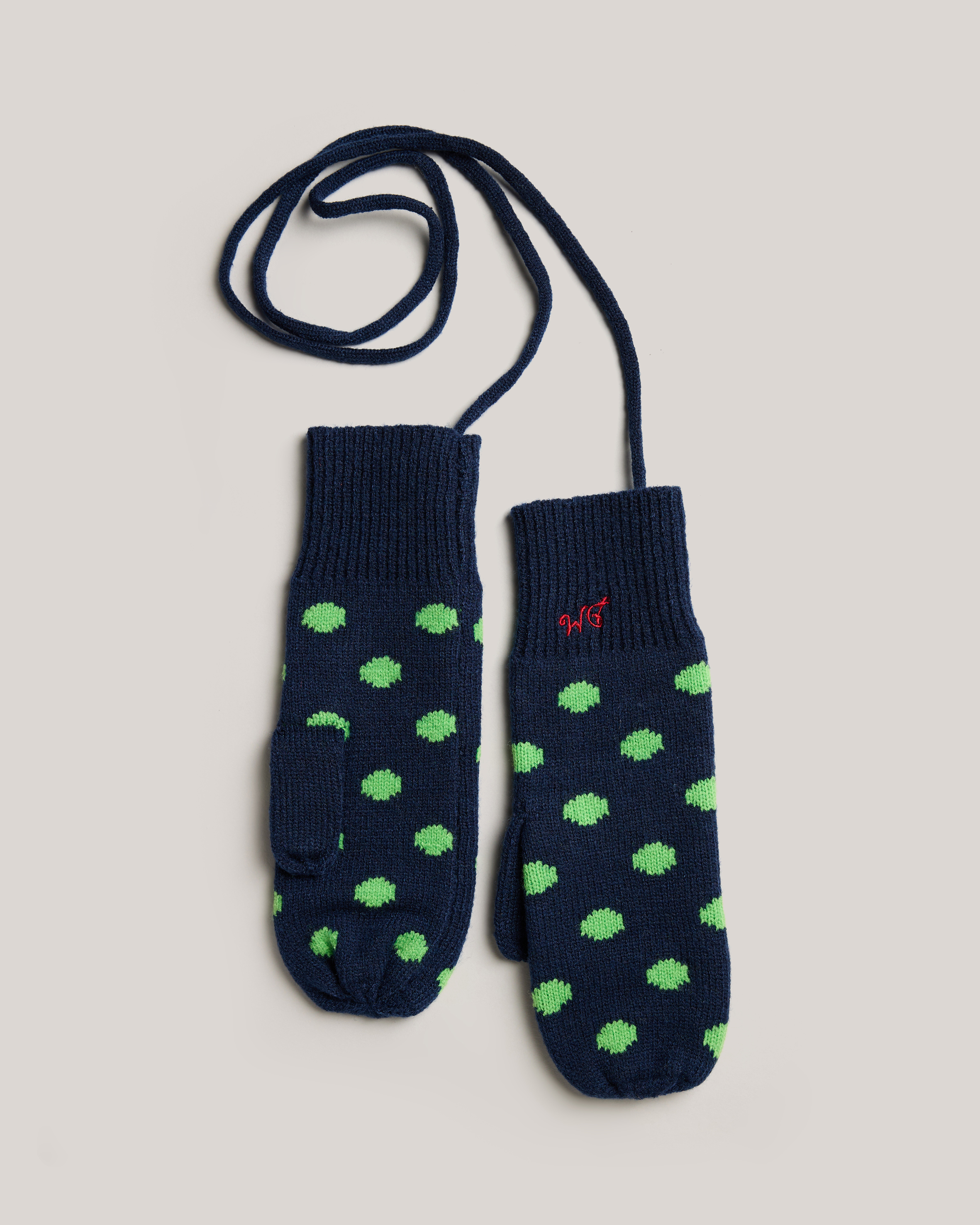 Cable String Mittens