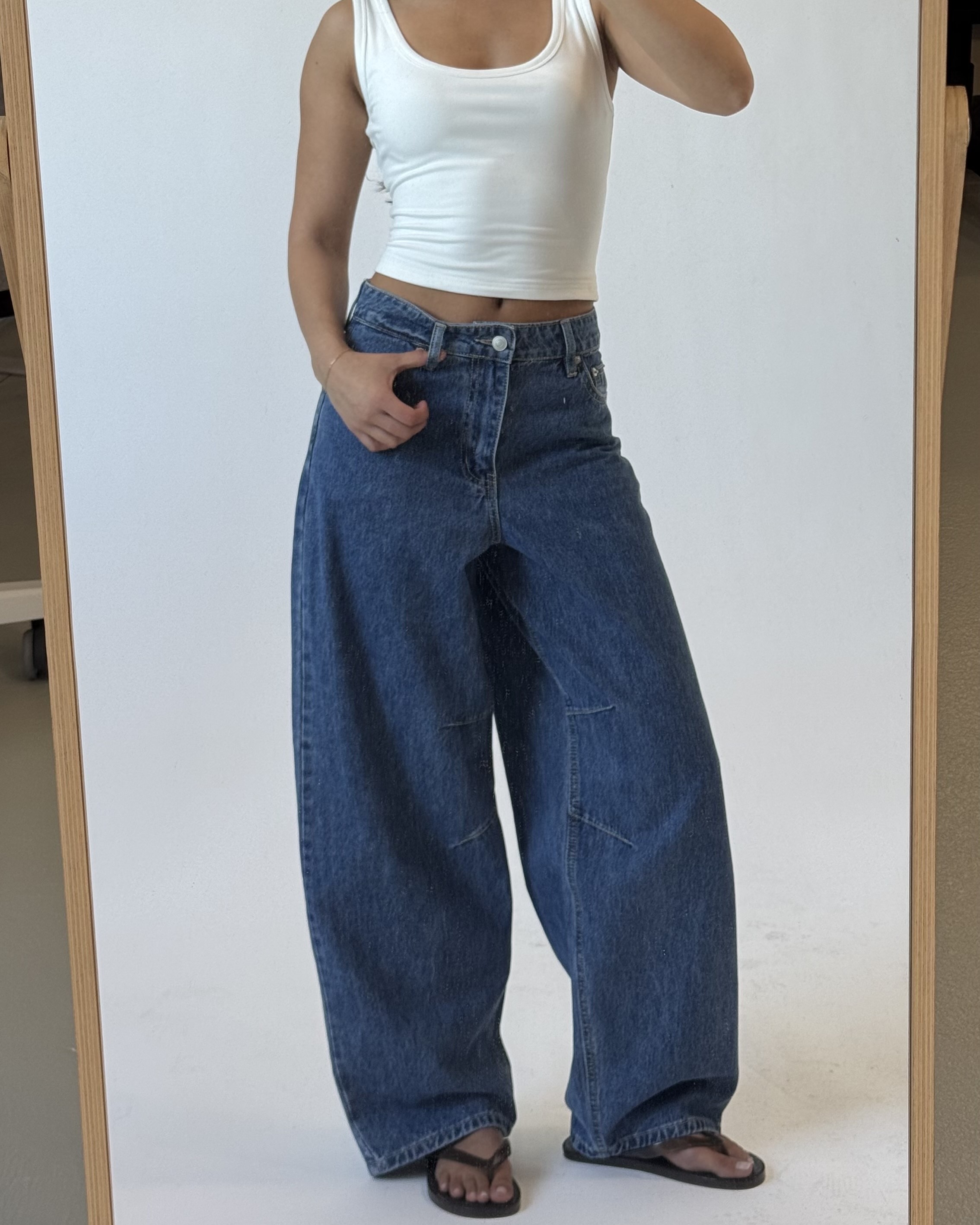 Palma Mid Rise Barrel Jeans