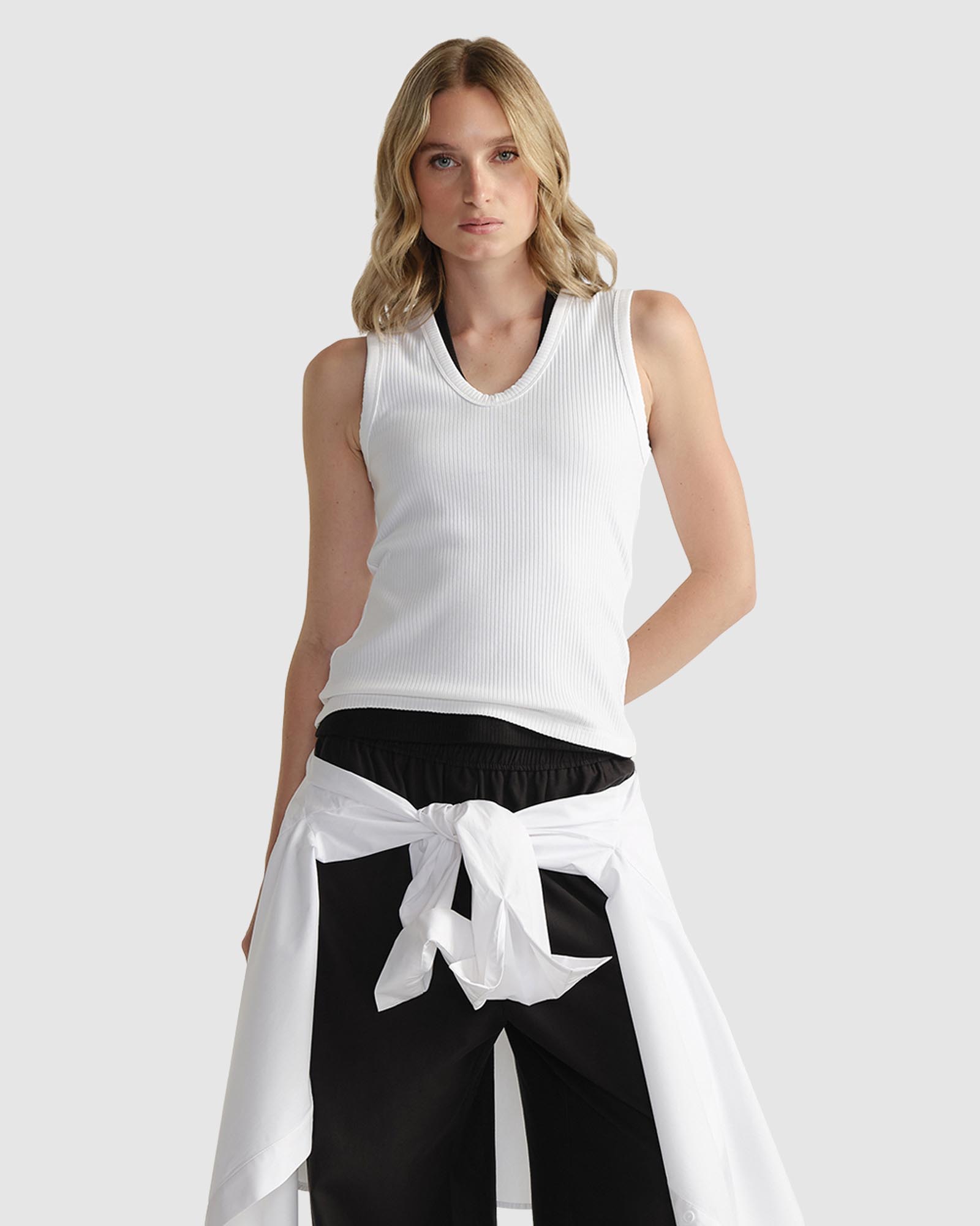 D-Luxe Ribbed Scoop Tank