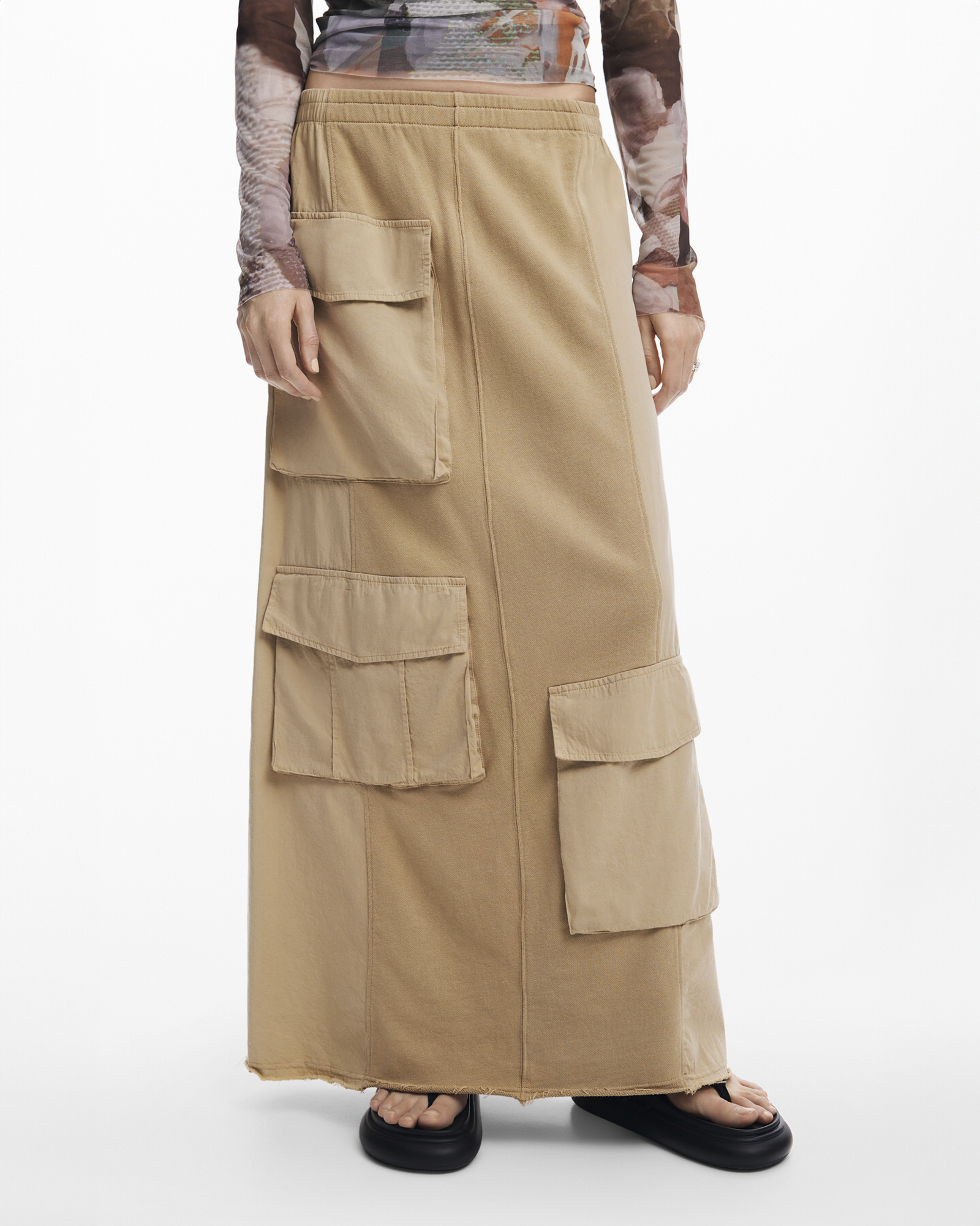 Long cargo knit skirt