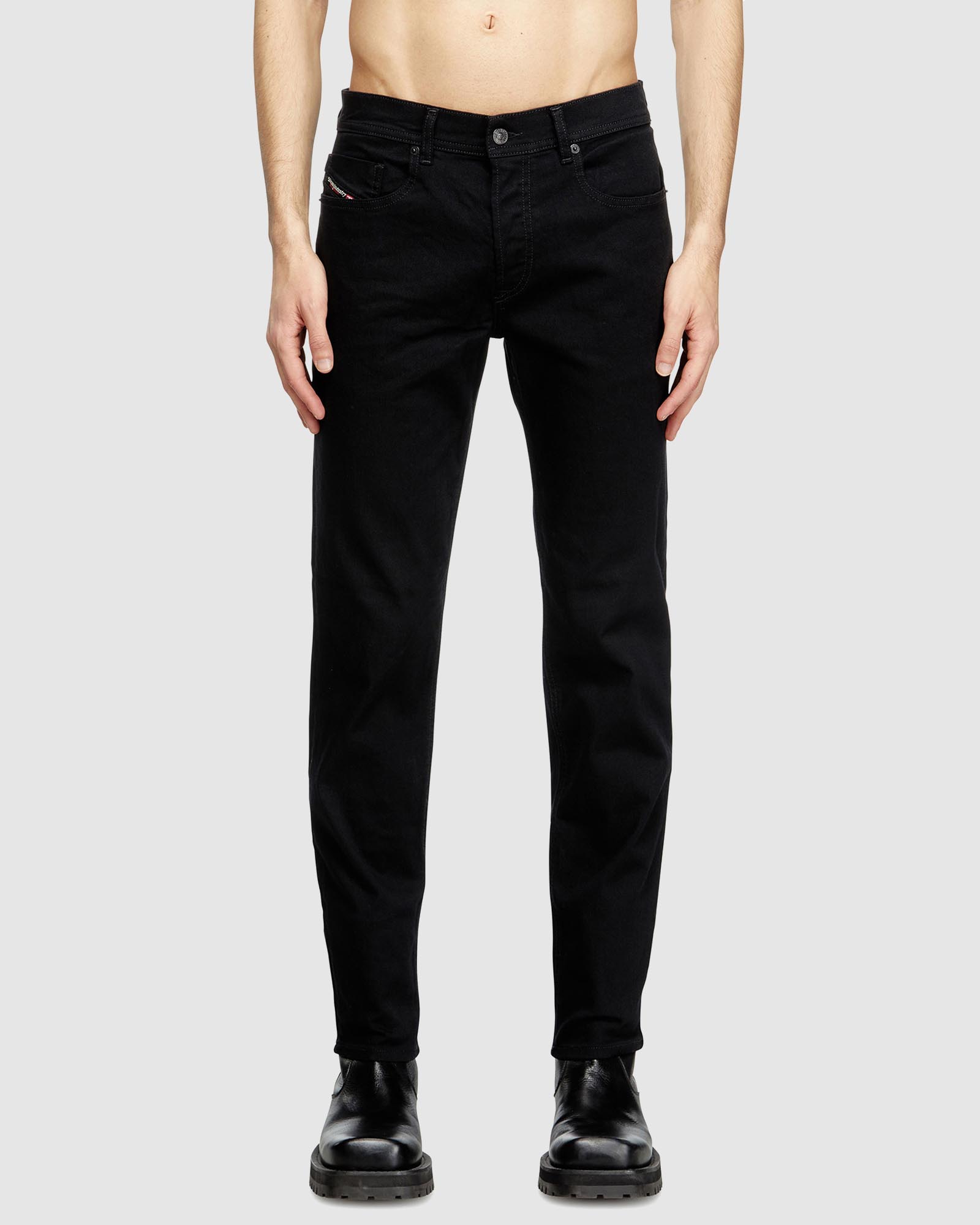 2023 D-Finitive Regular Jeans