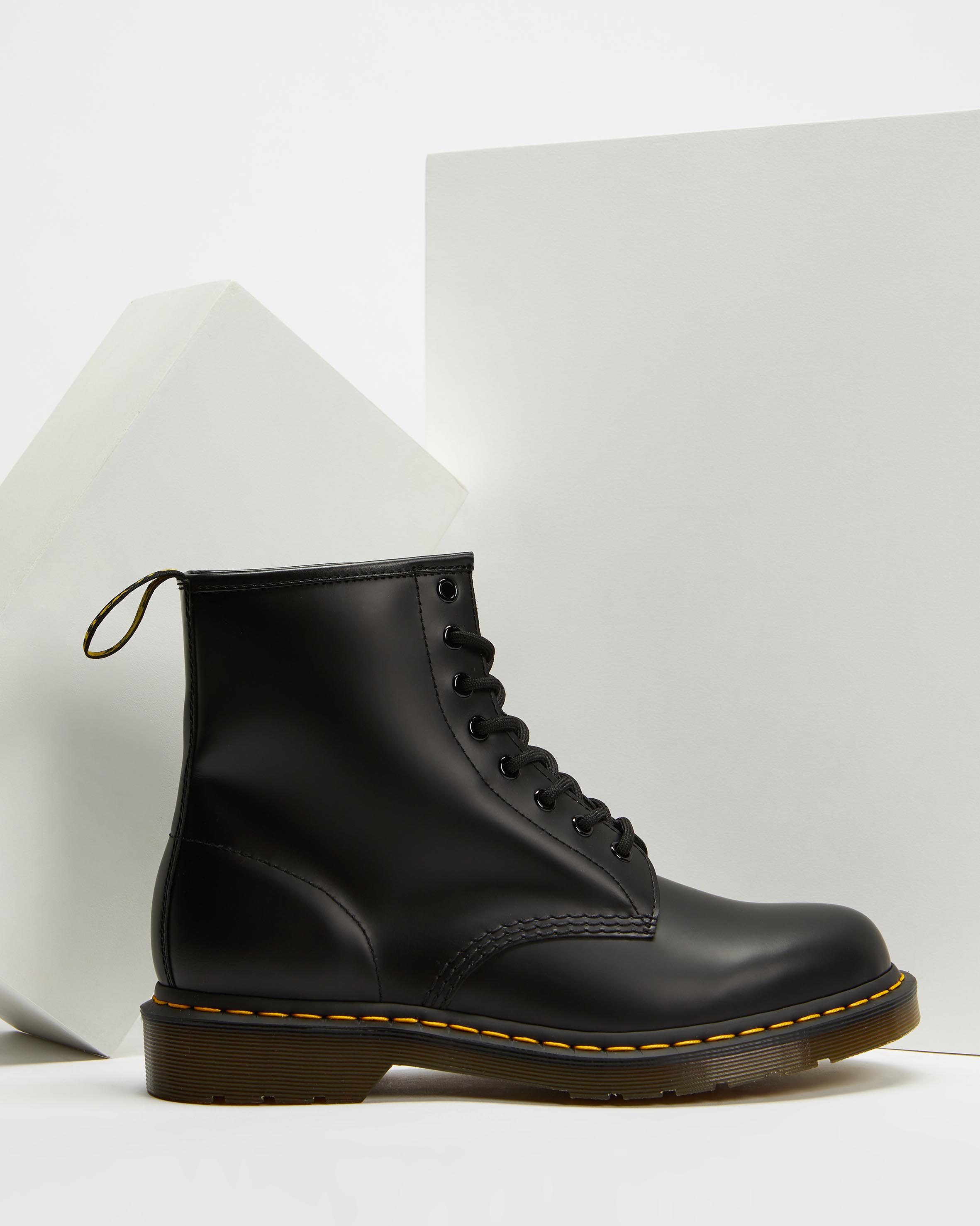 Unisex 1460 Smooth 8-Eye Boots