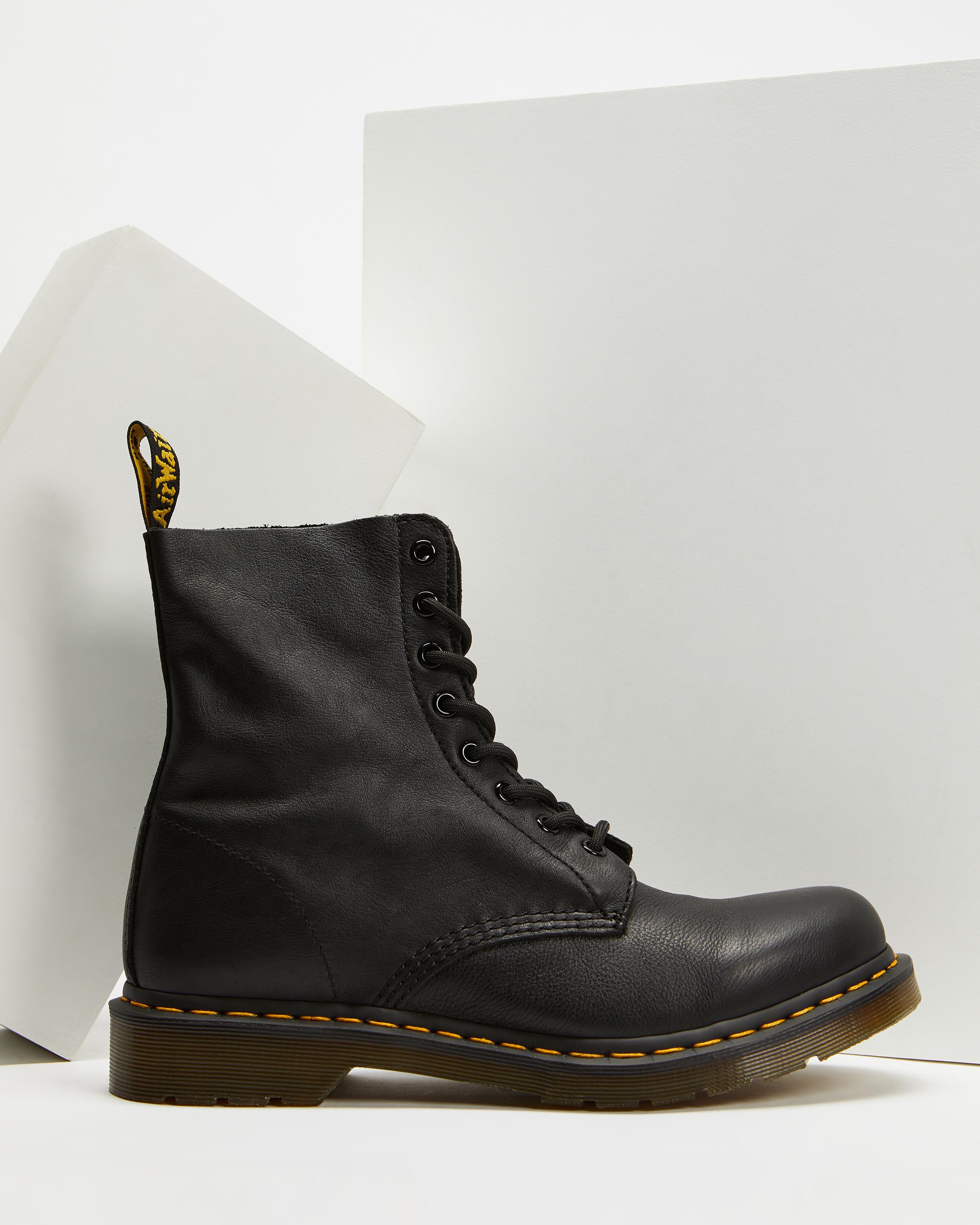 Womens 1460 Pascal 8-Eye Boots