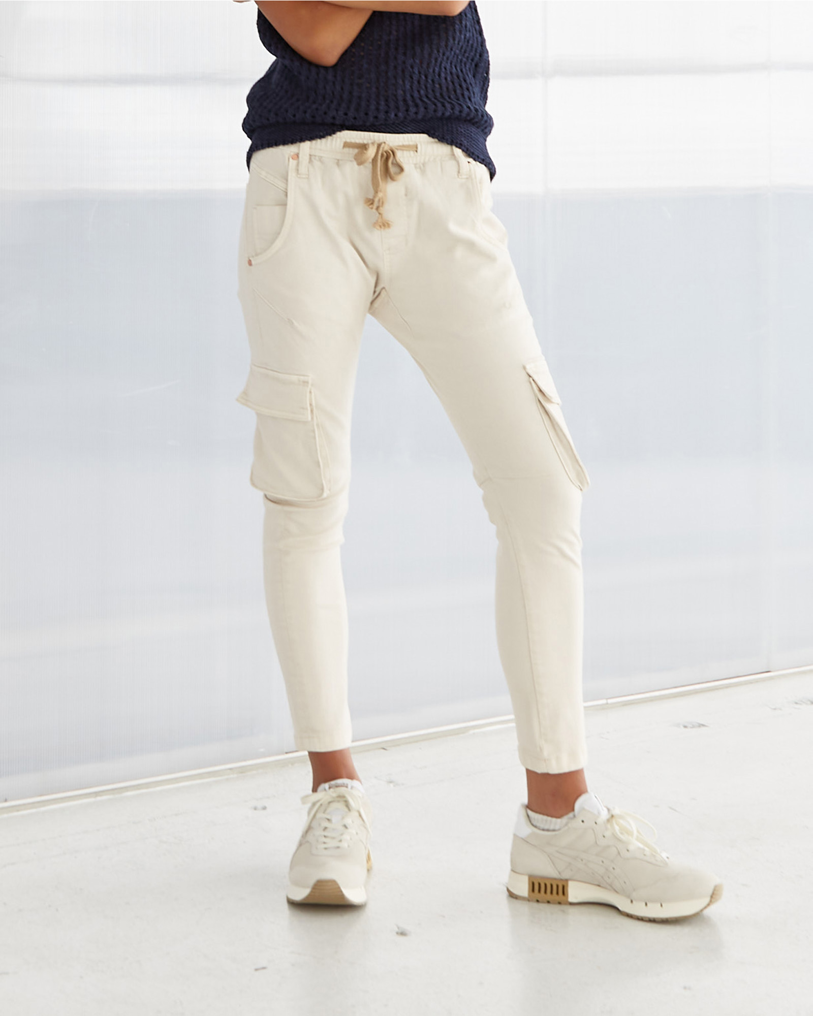 Active Cargo Cream Jeans