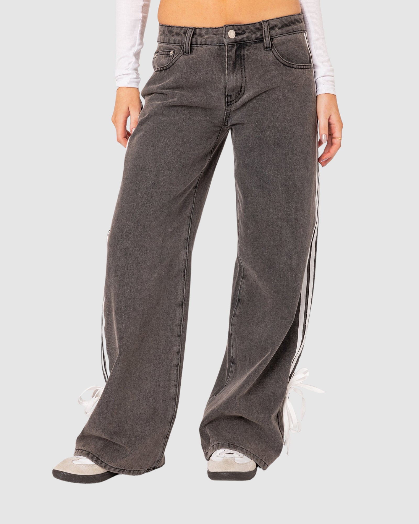 Washed Low Rise Ribbon Jeans