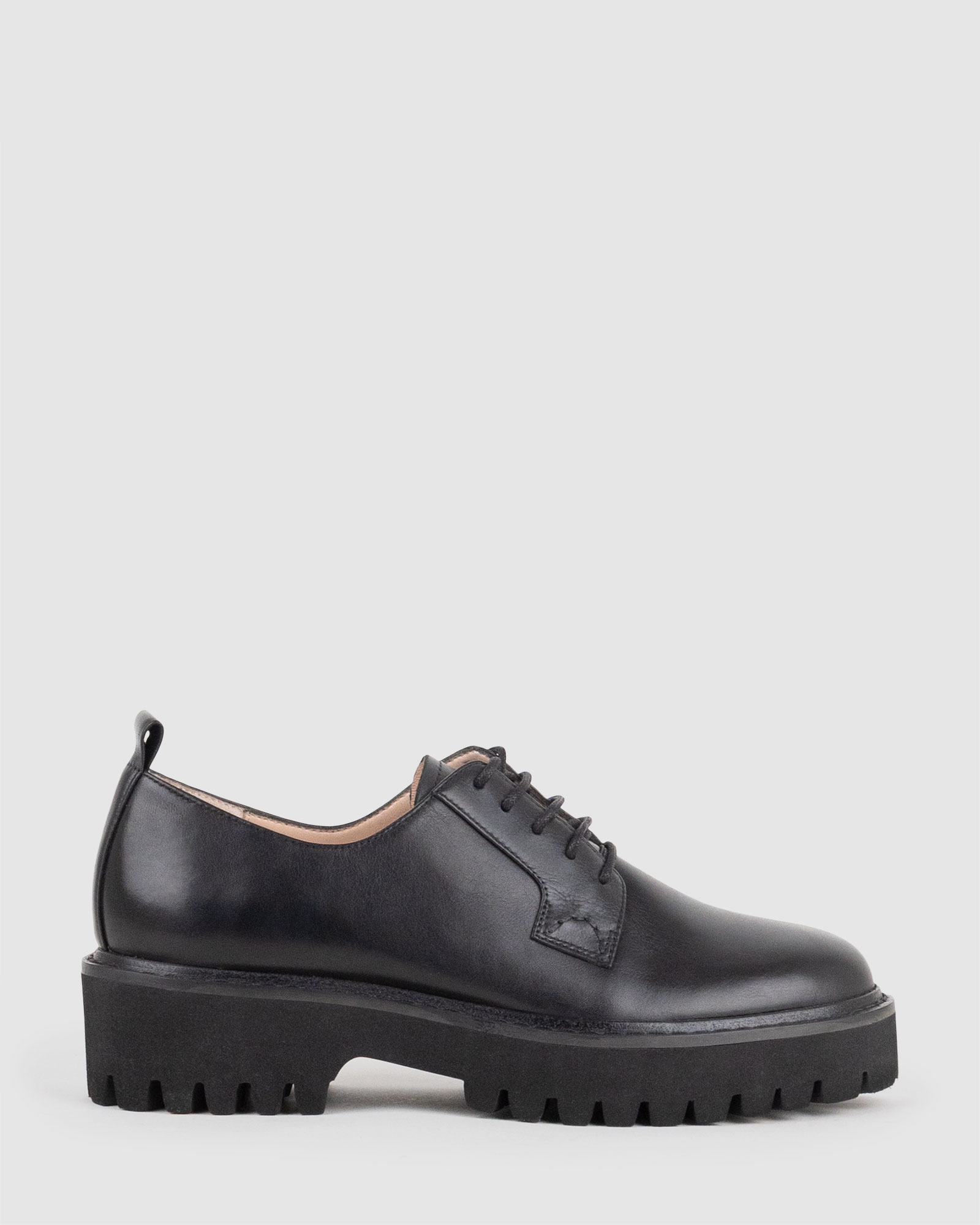 PATEO Lace Up on Chunky Sole