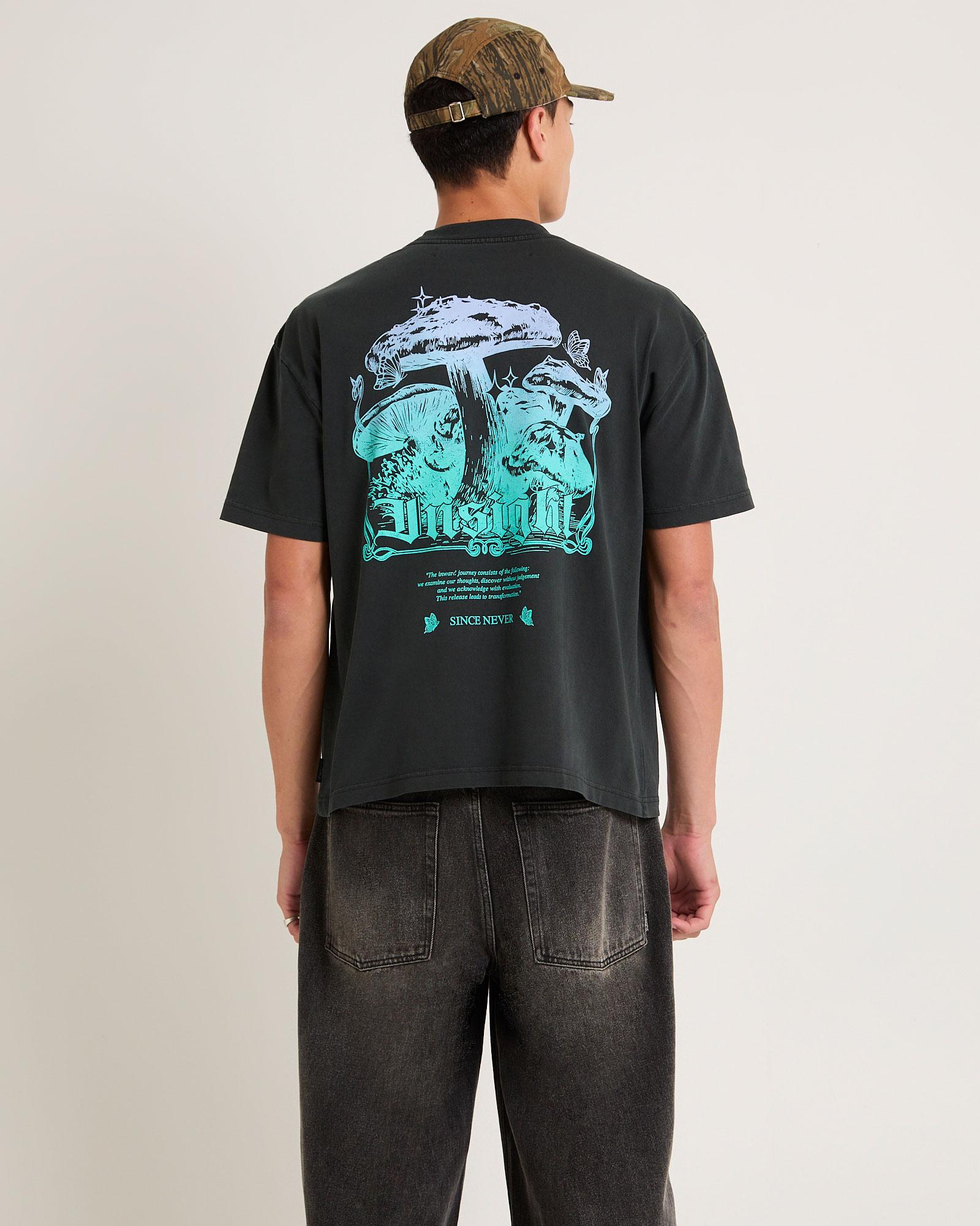 Gardens Cropped T-Shirt