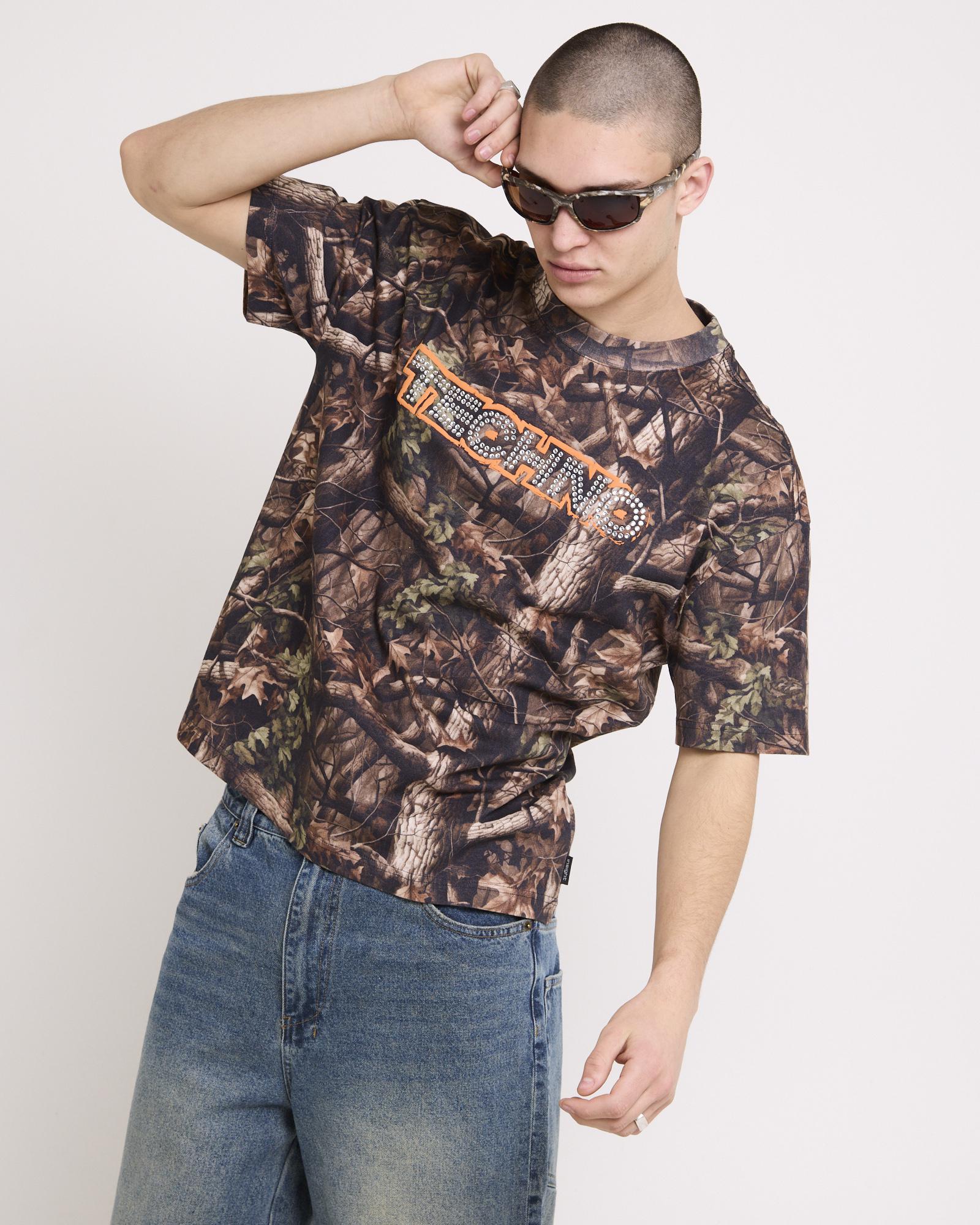 Serving Cropped Camo T-shirt
