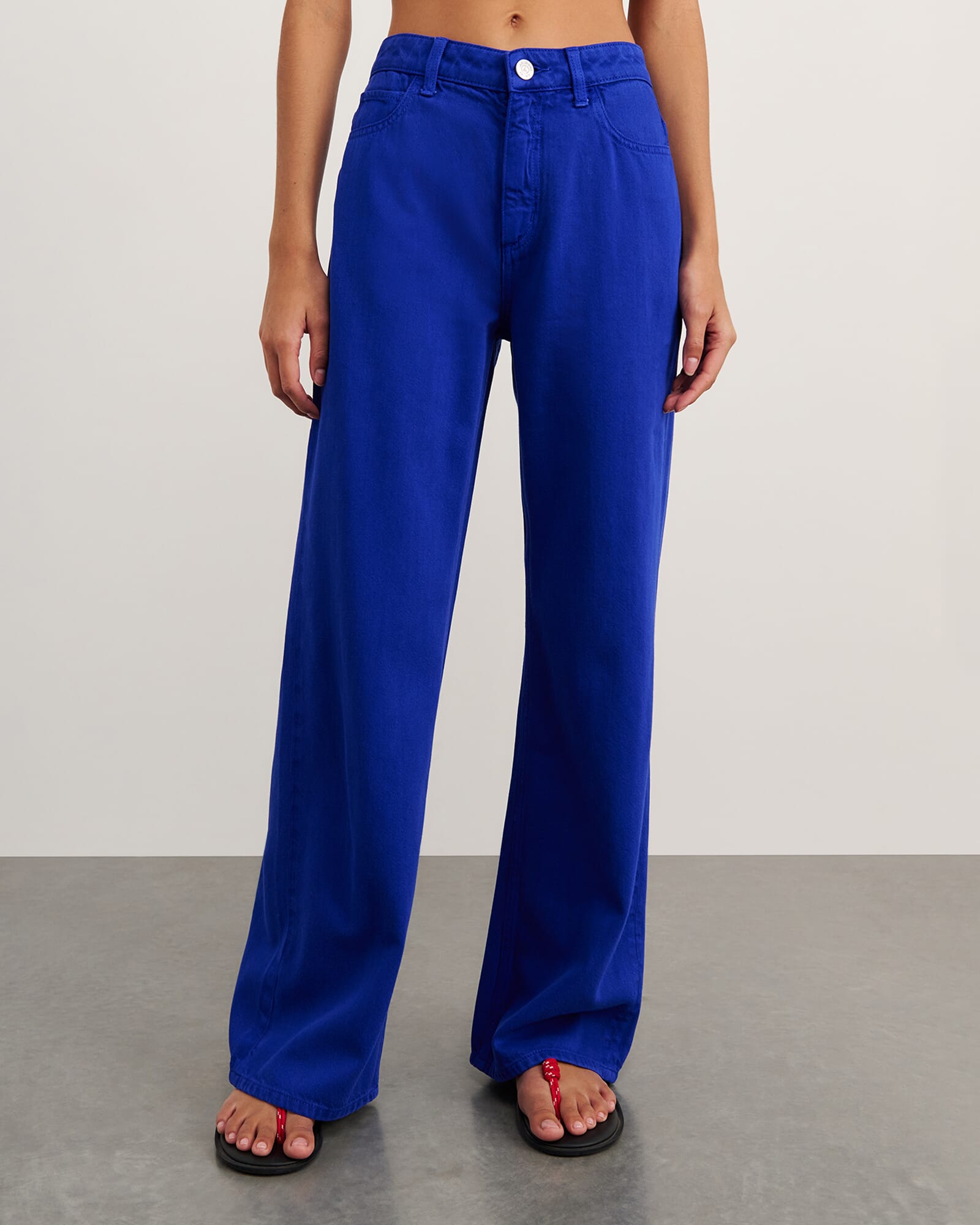 Loe Mid Rise Straight Jean