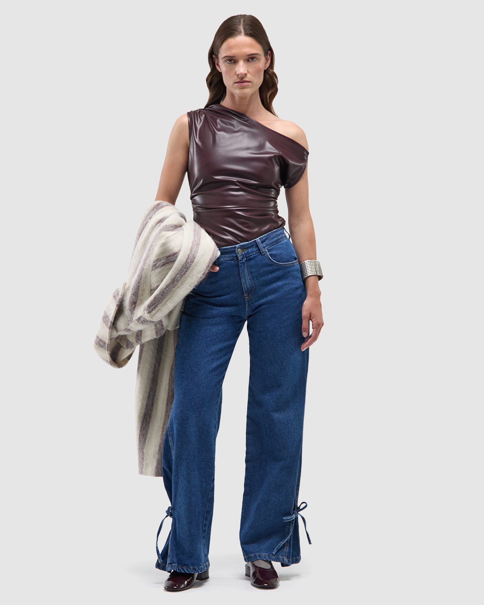 Ivone Asymmetric Top