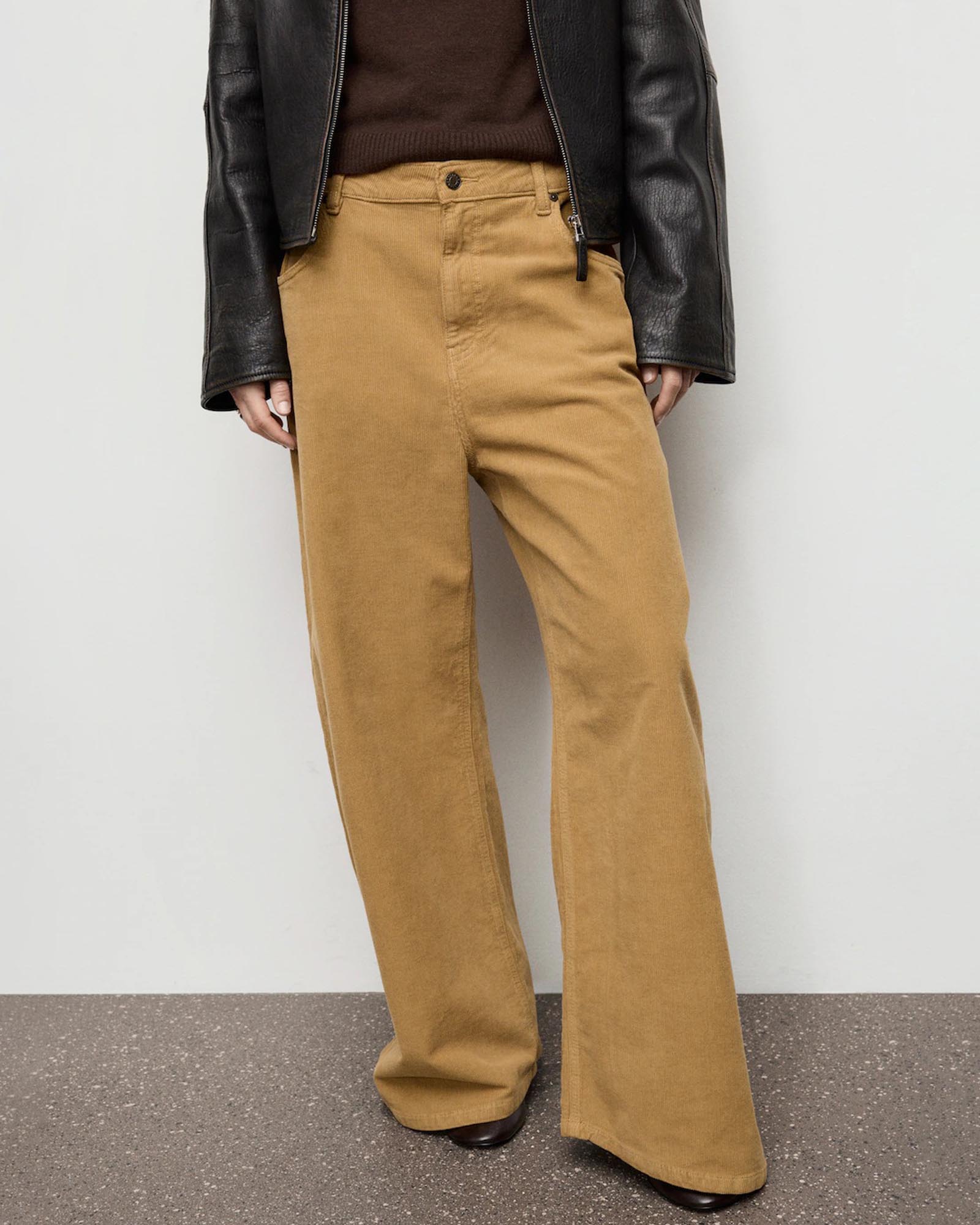 Wide-Leg Low-Rise Corduroy Jeans
