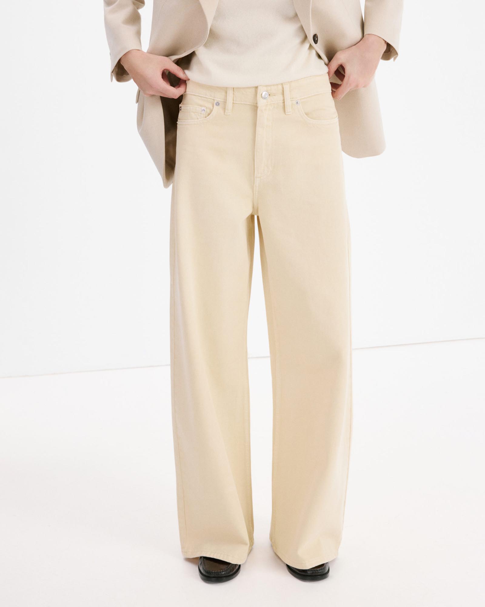 Wide Leg Mid-Rise Jeans