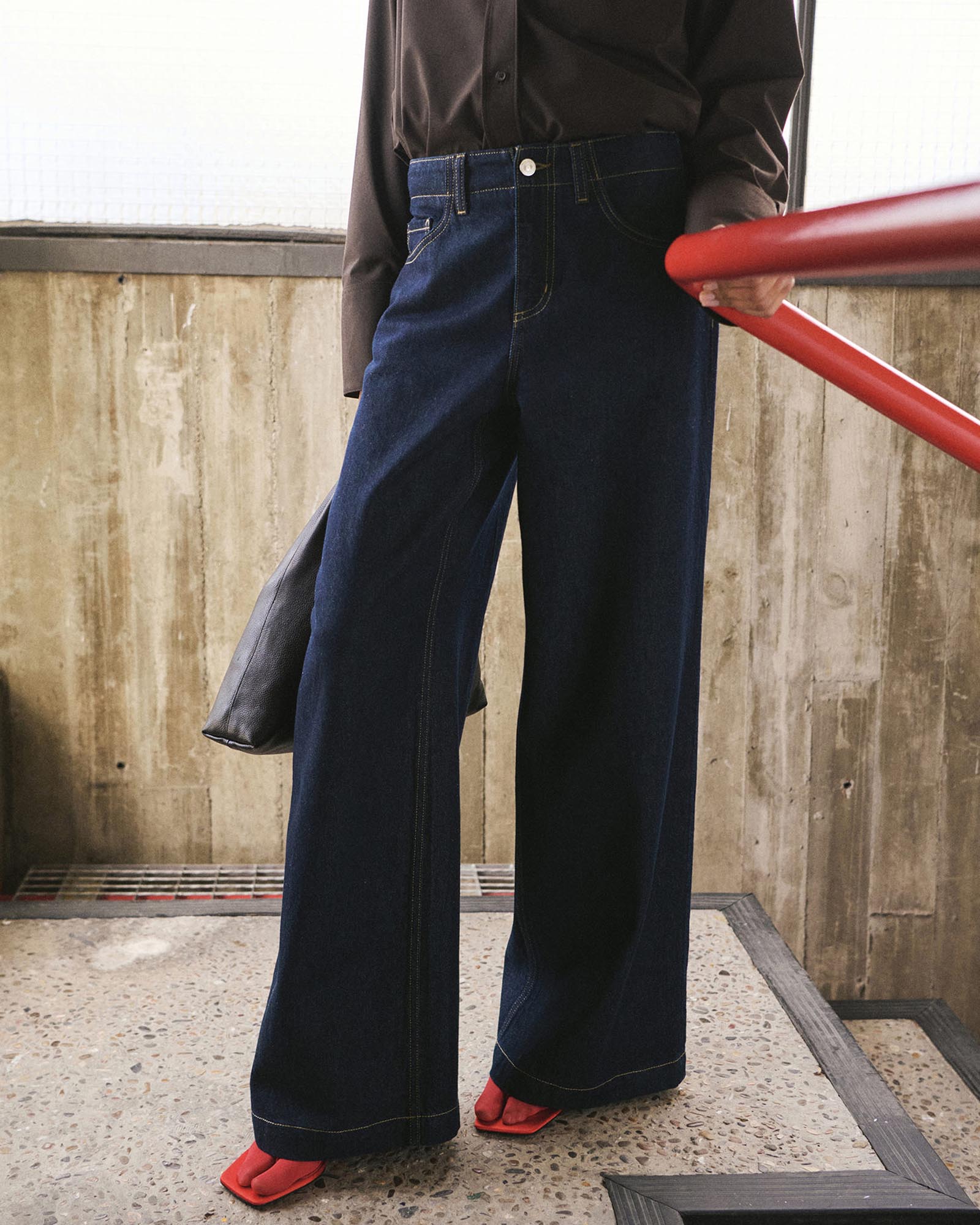 Wide Leg Mid-Rise Jeans