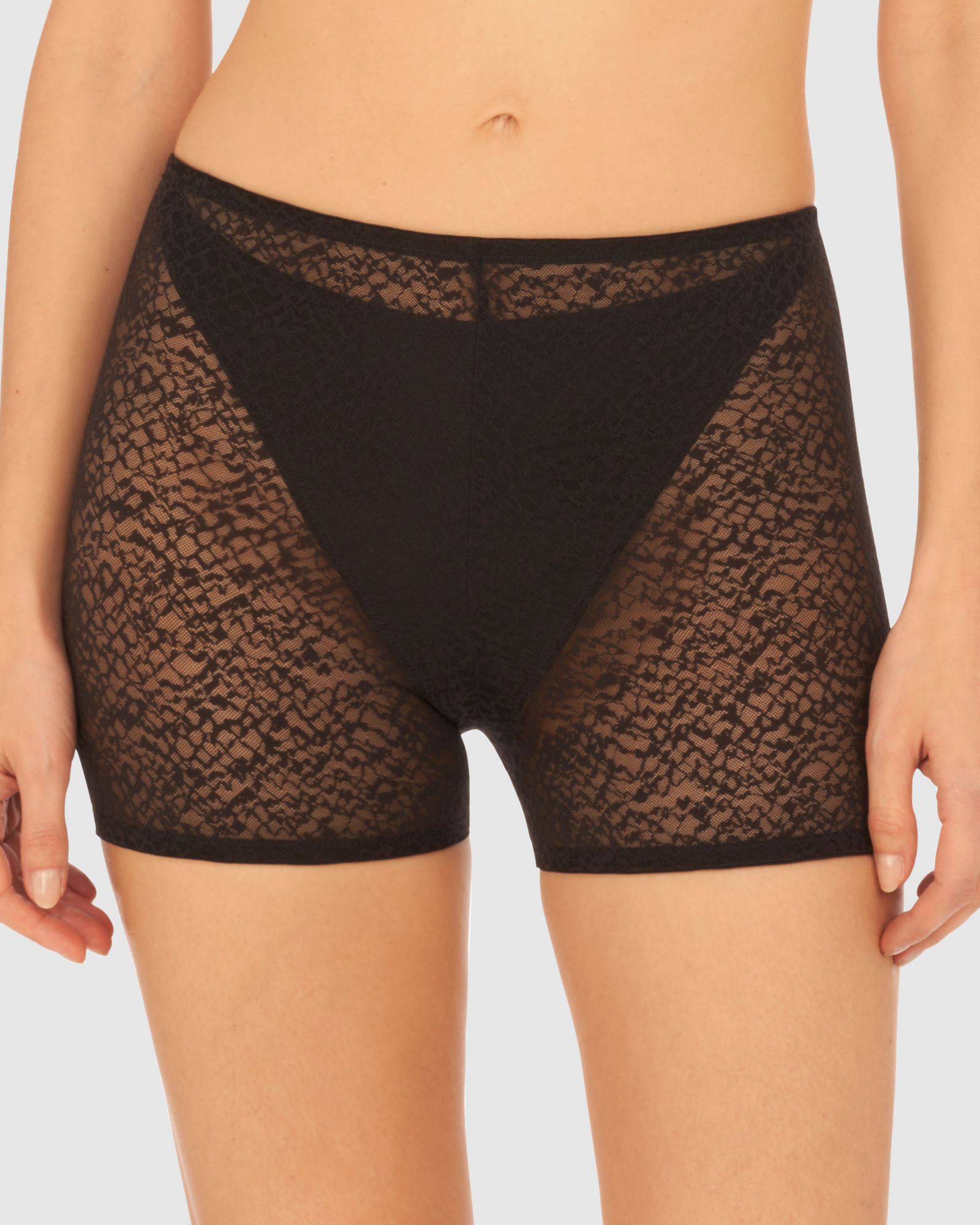 Pretty Smooth Lace Light Shaping Short