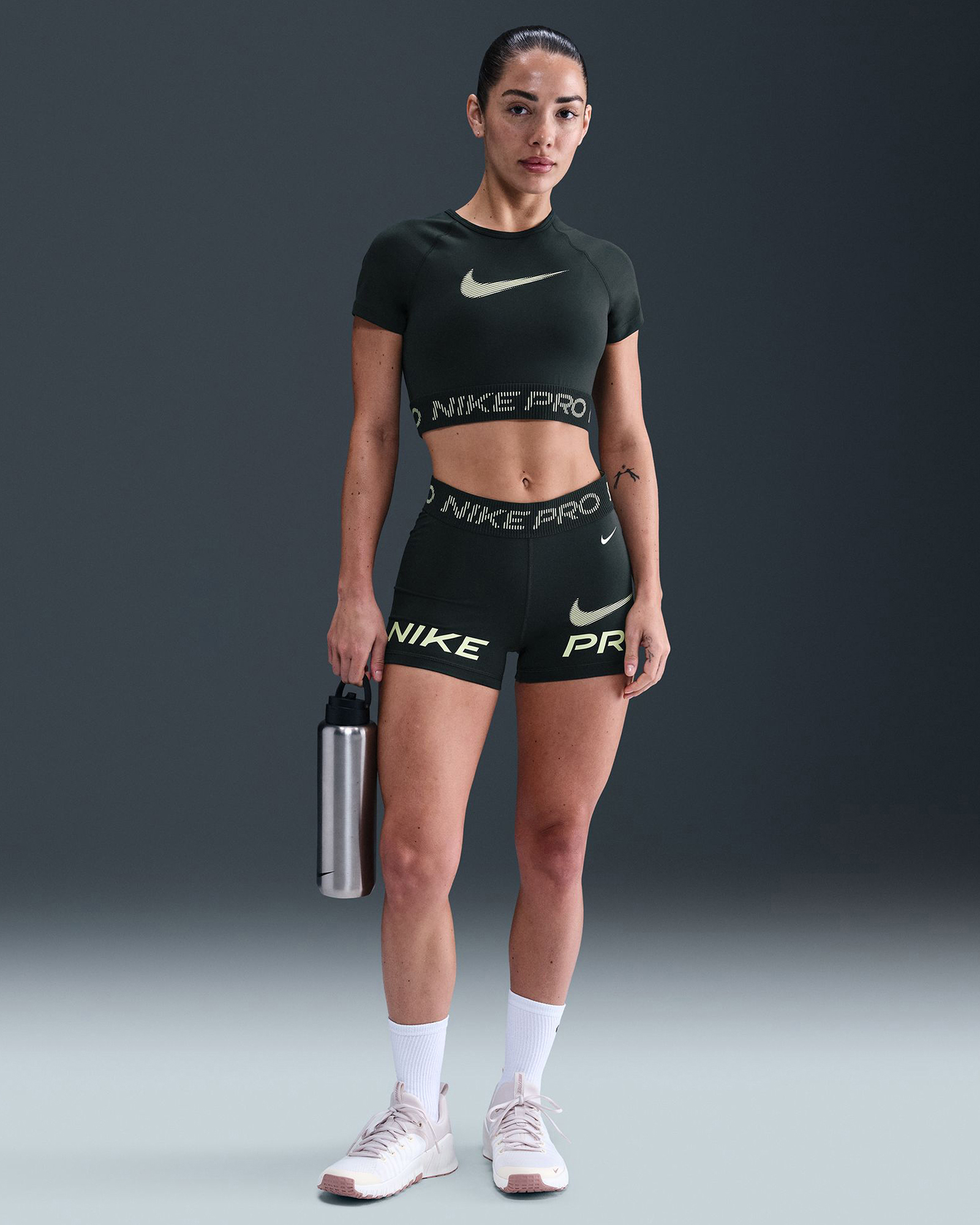 Pro Dri-FIT Short Sleeve Cropped Graphic Top