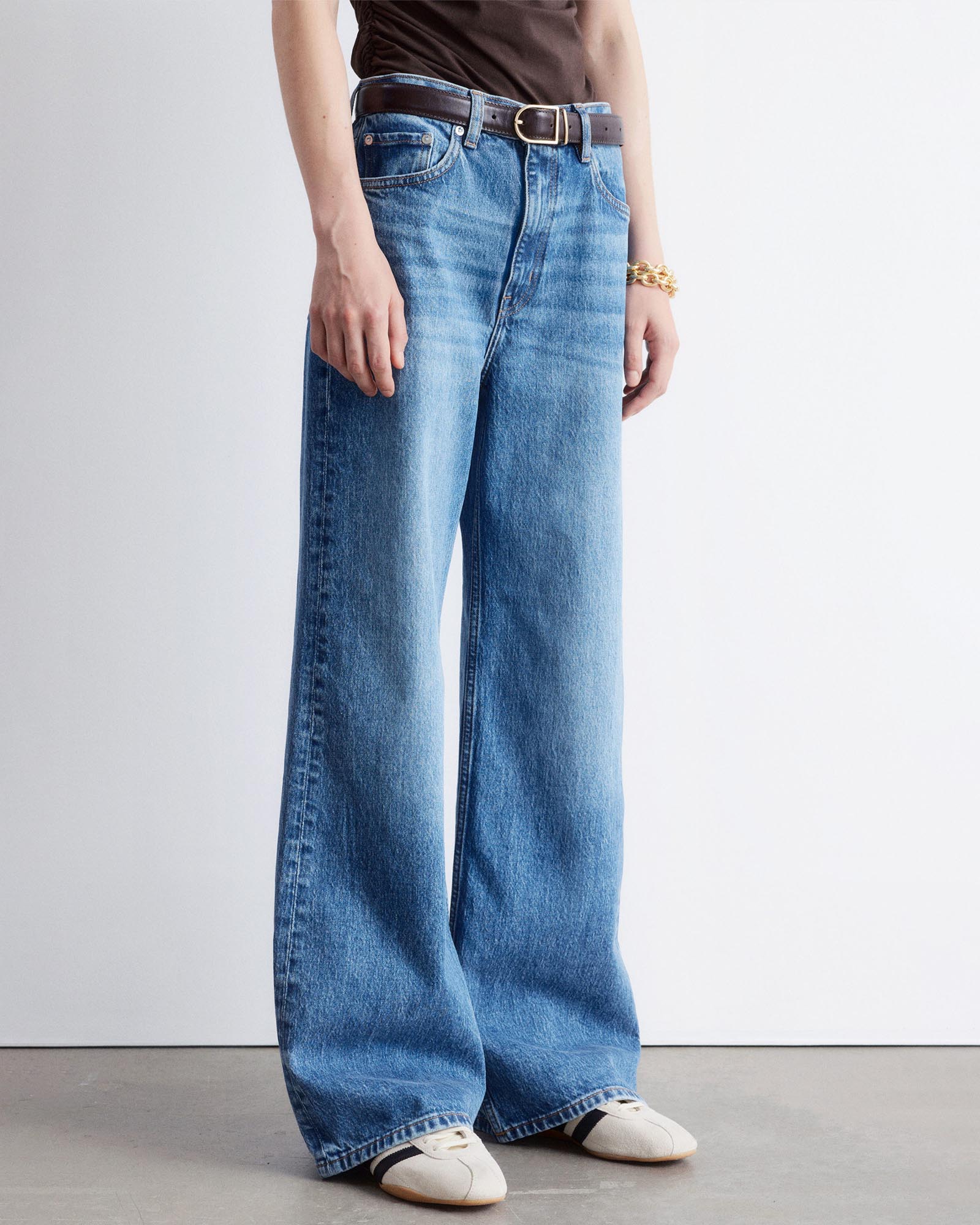 Wide-Leg Jeans