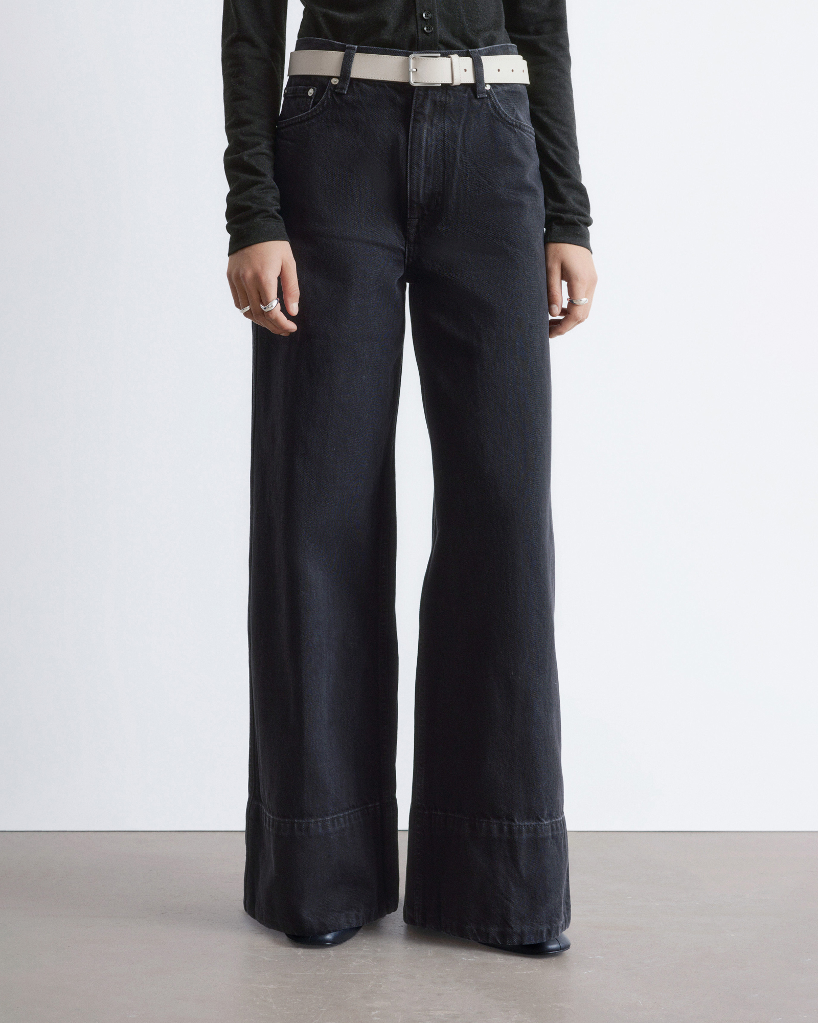 Long Wide-Leg Jeans