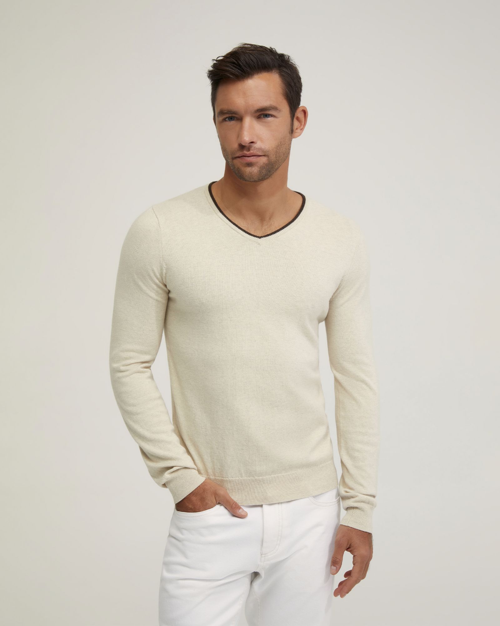 Tipping V-Neck Knitted Top