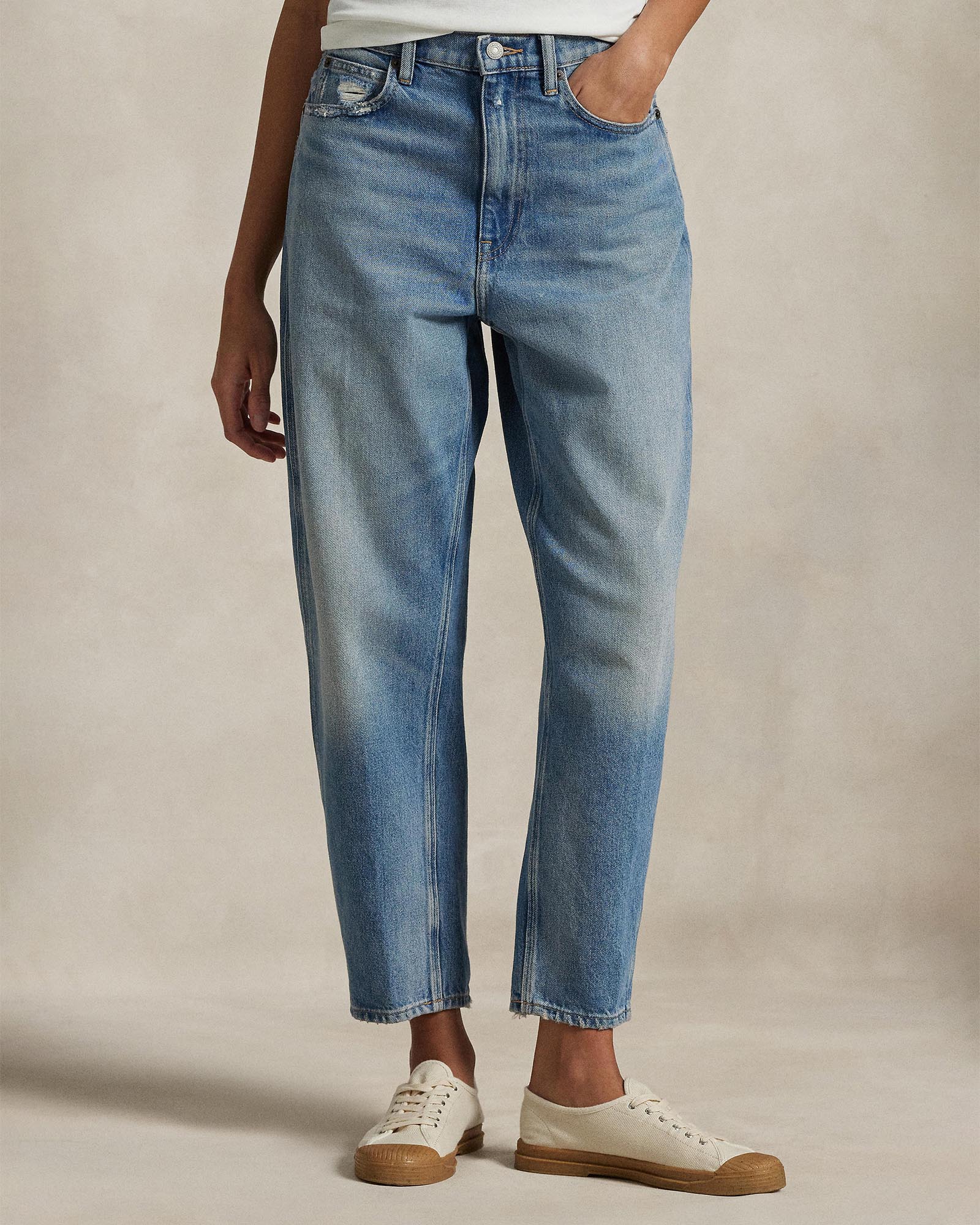 Curved Tapered Jeans