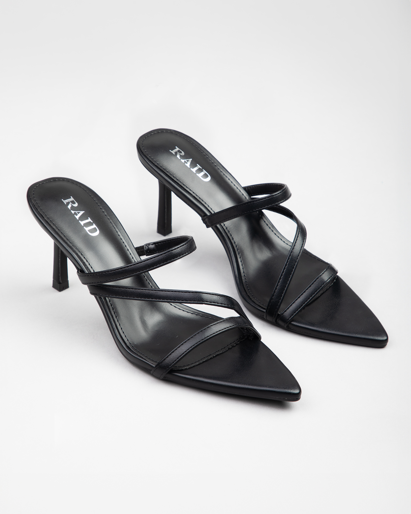 Tosca Pointed heeled mule sandals in Black