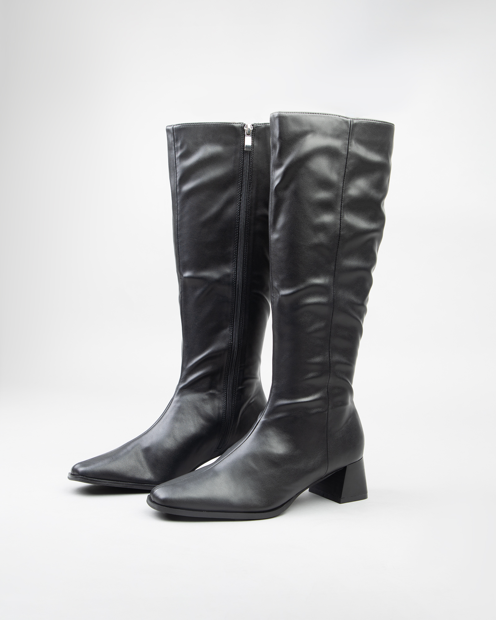 Ishbel low block heeled knee boots in black