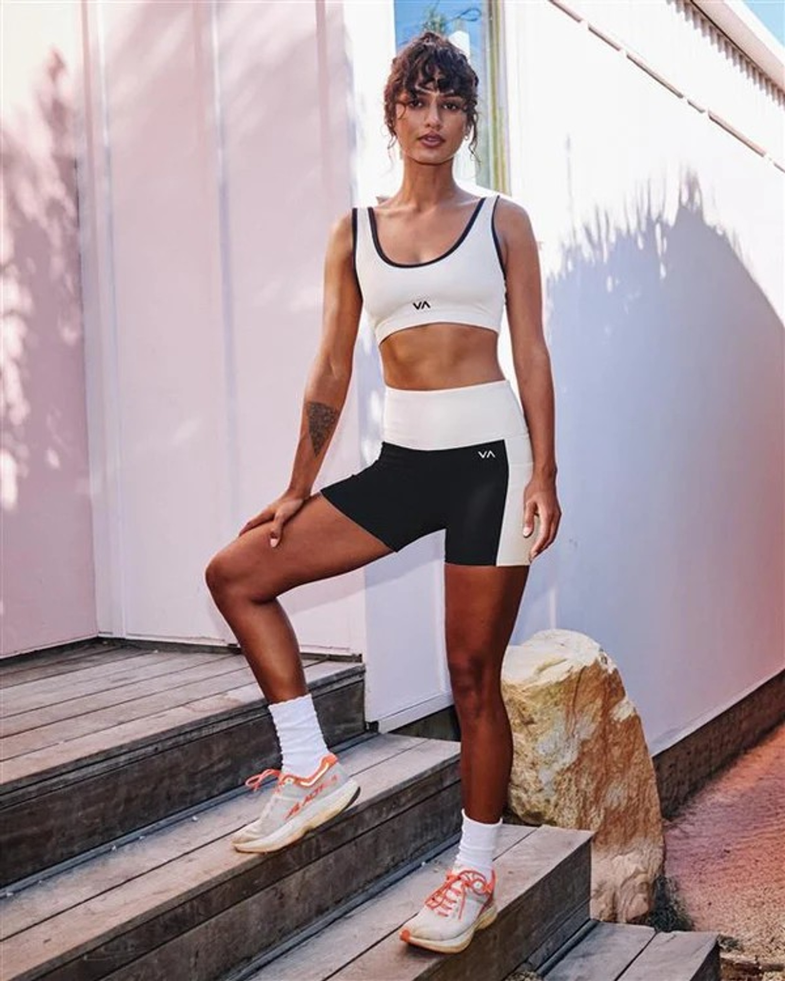 Womens Essential Pocket Sport Shorts
