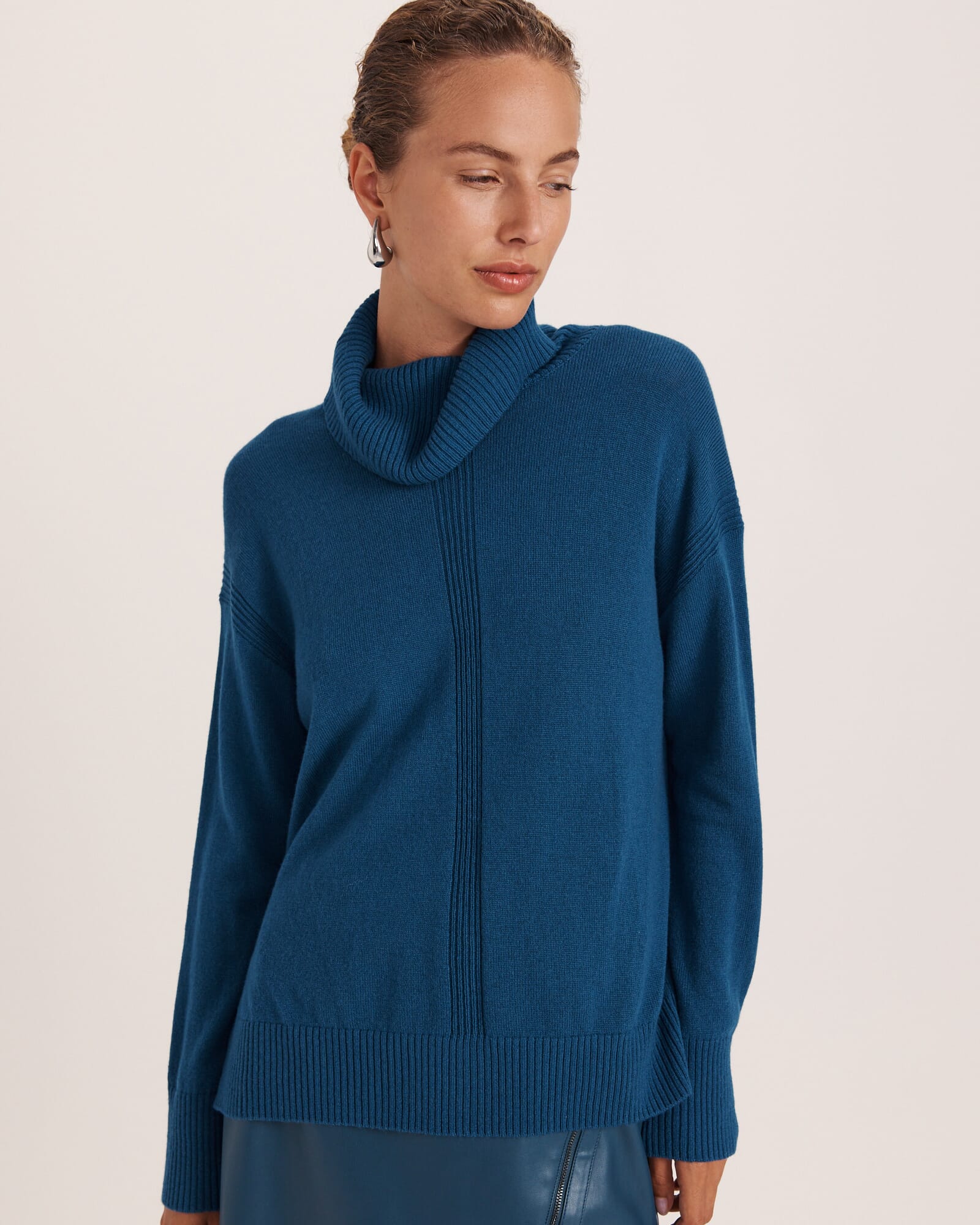 Claudia Wool