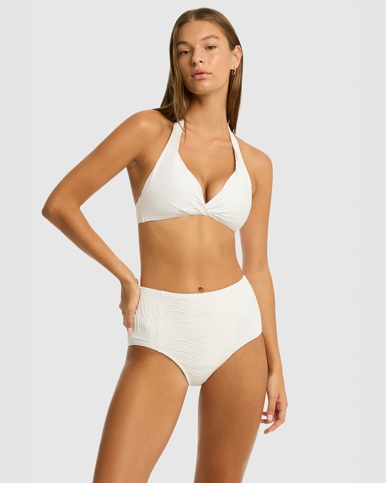 De Soleil Twist Front Multifit Halter Bra
