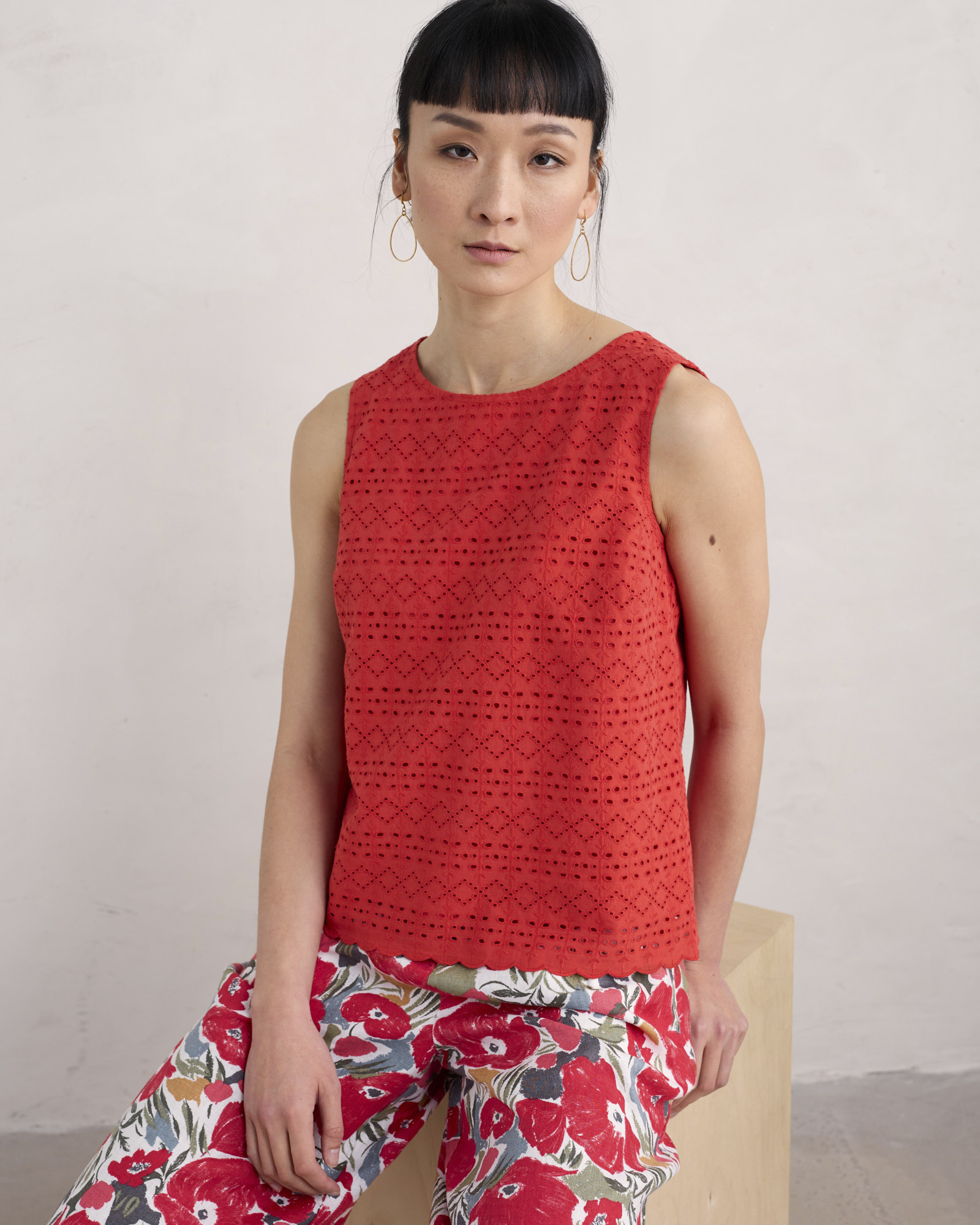Seasalt Cornwall Red Binnacle Vest