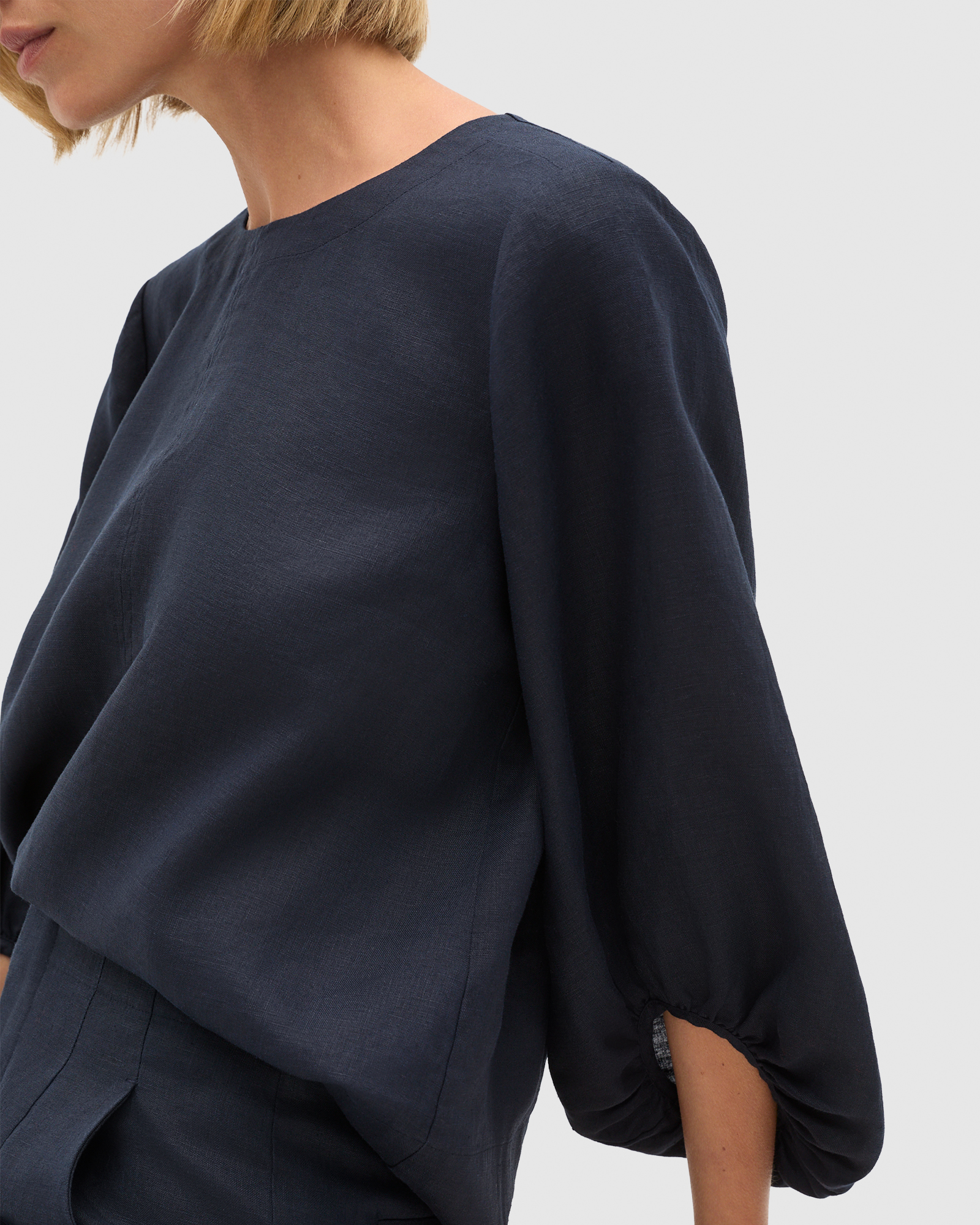 Core Linen Balloon Sleeve Top